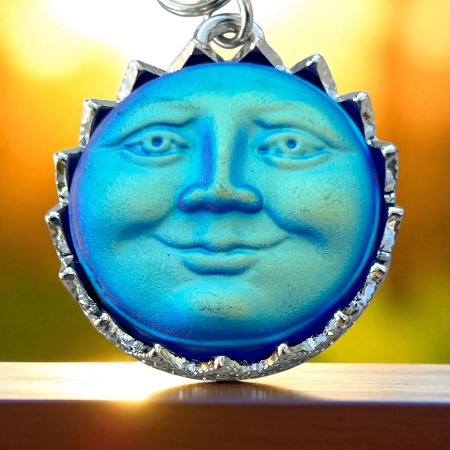 Blue Sun Face Purse Charm – Retro Celestial Keychain for Her