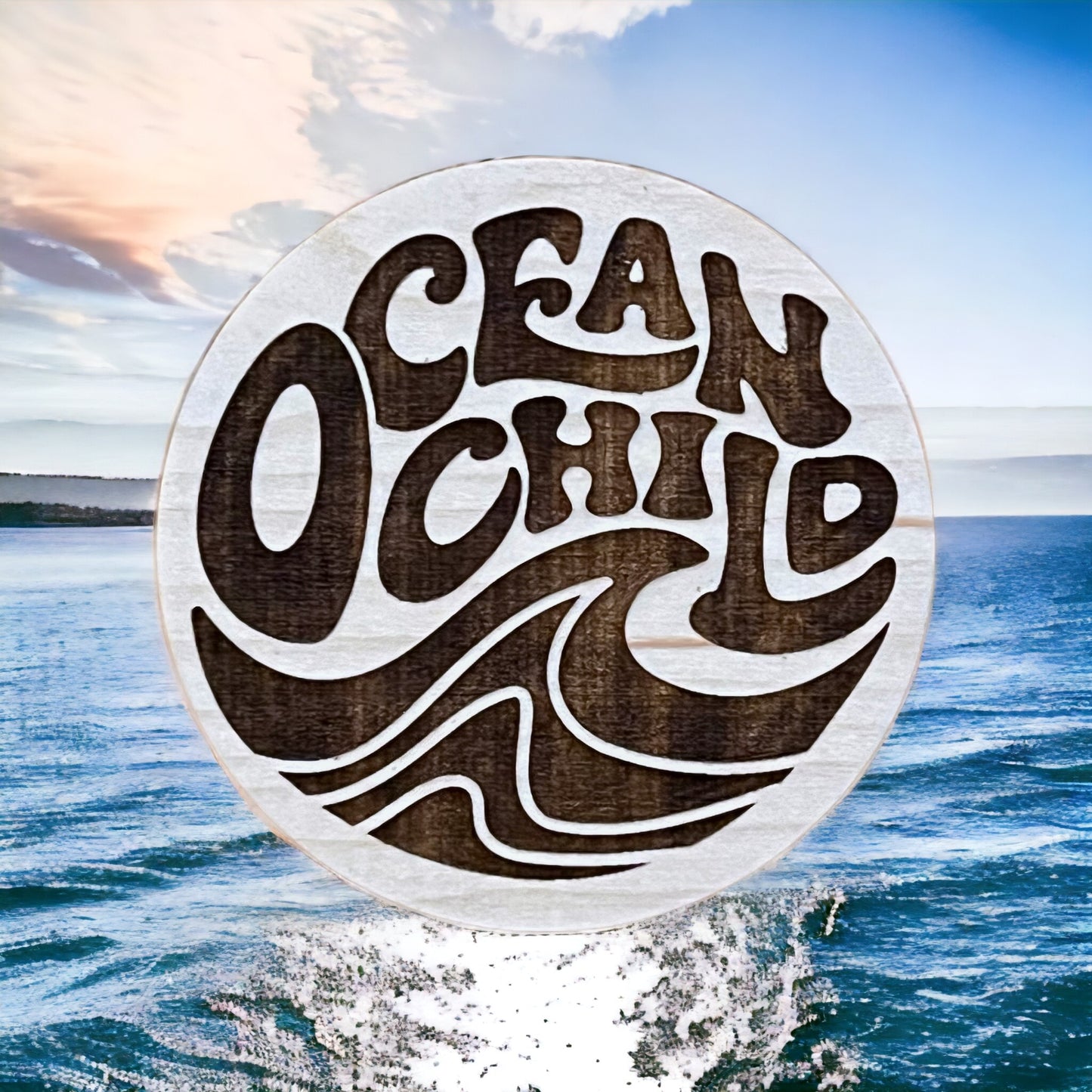 Ocean Child Magnet – Round Wood Beach Decor for Free Spirits & Ocean Lovers