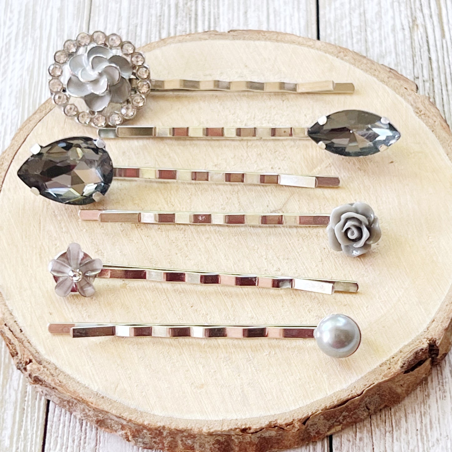 Gray Flower Rhinestone Hair Pins: Elegant Accents for Stylish Hairdos