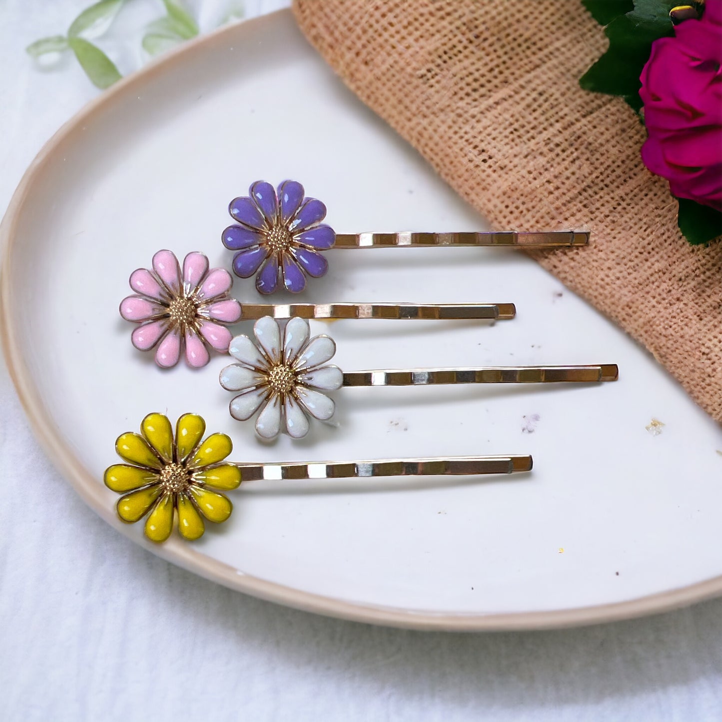 Enamel Daisy Hair Pins – Set of 4 Cottagecore Spring Accessories