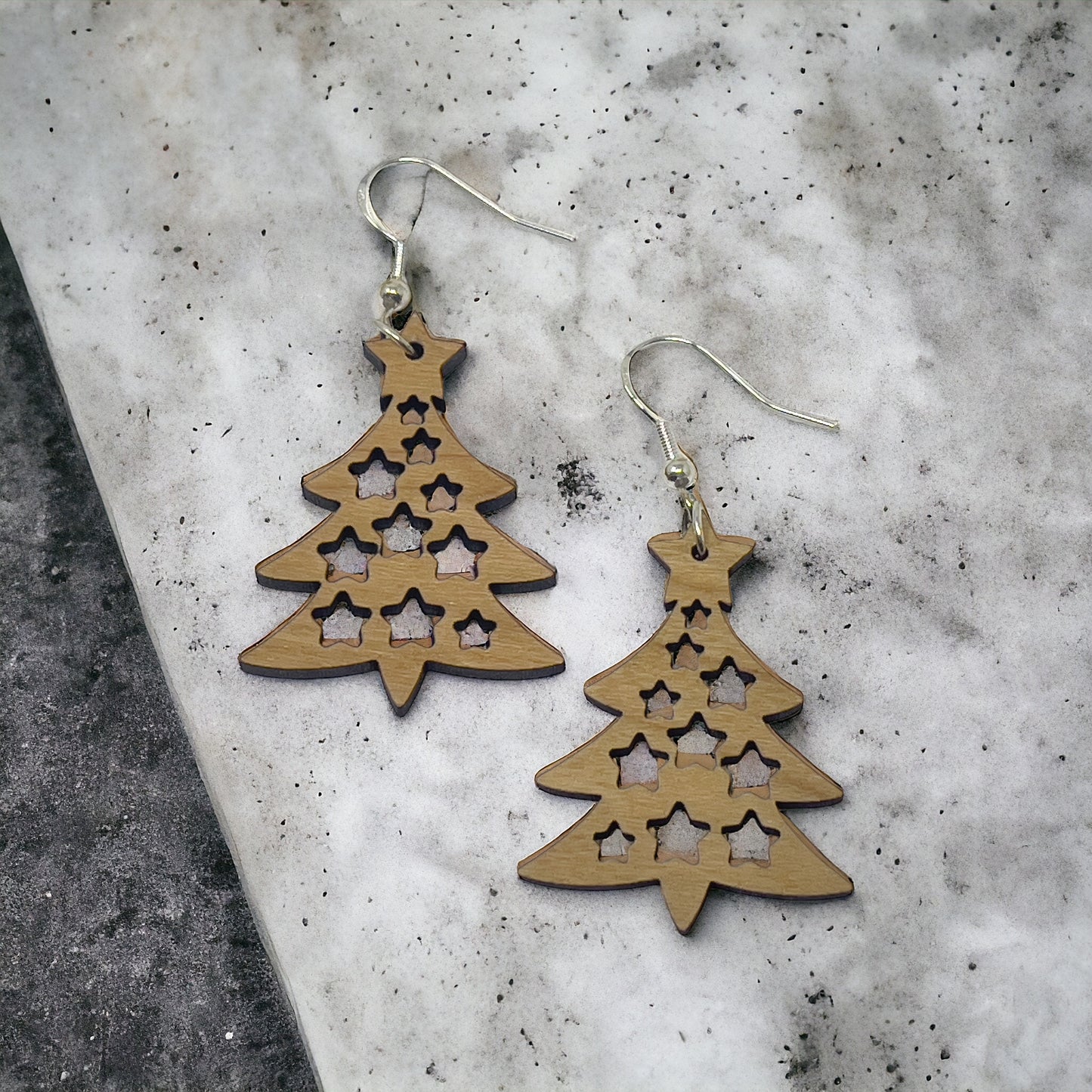 Wood Christmas Tree Earrings – Star Cutout Holiday Jewelry in Natural Wood