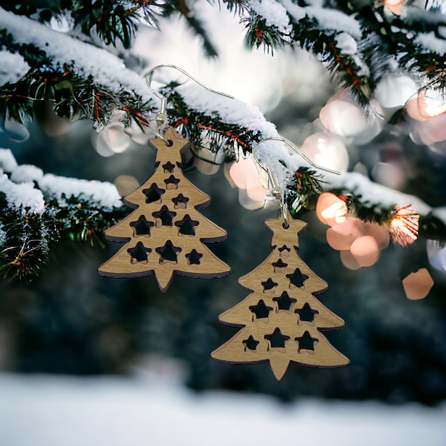 Wood Christmas Tree Earrings – Star Cutout Holiday Jewelry in Natural Wood