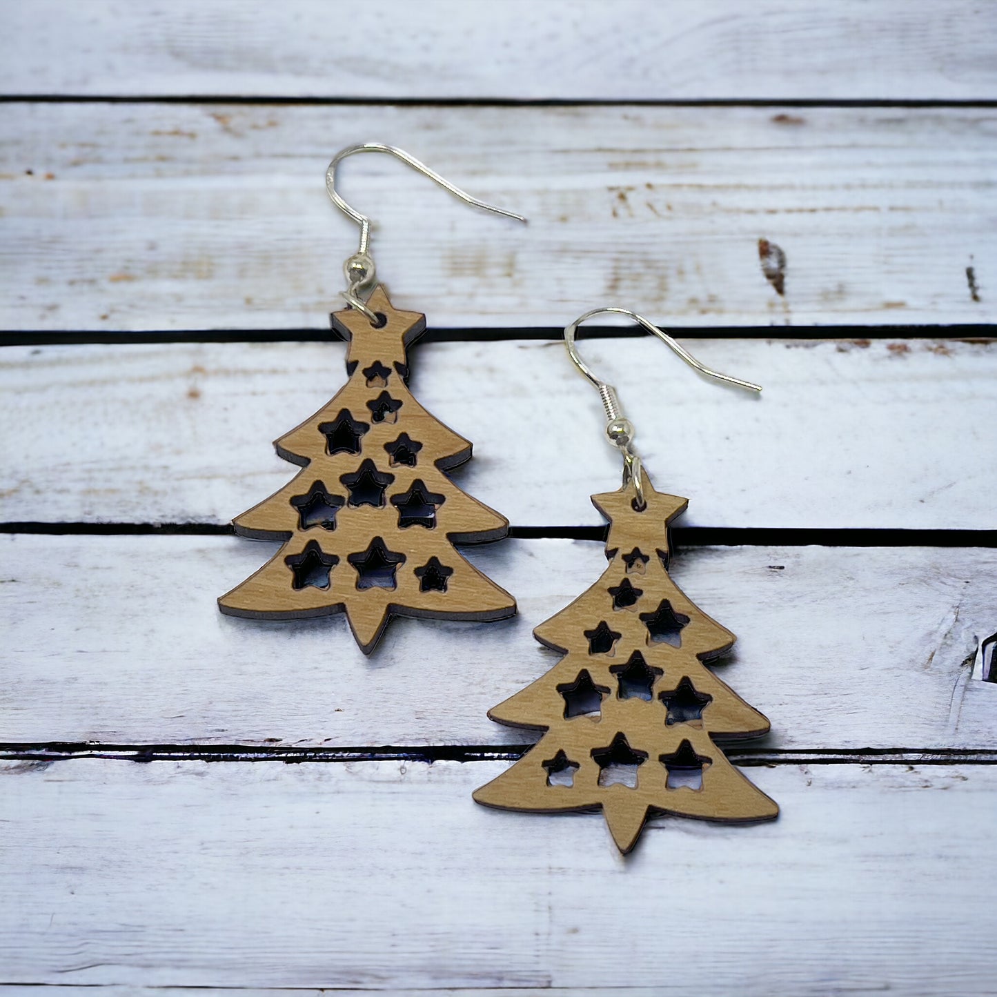 Wood Christmas Tree Earrings – Star Cutout Holiday Jewelry in Natural Wood