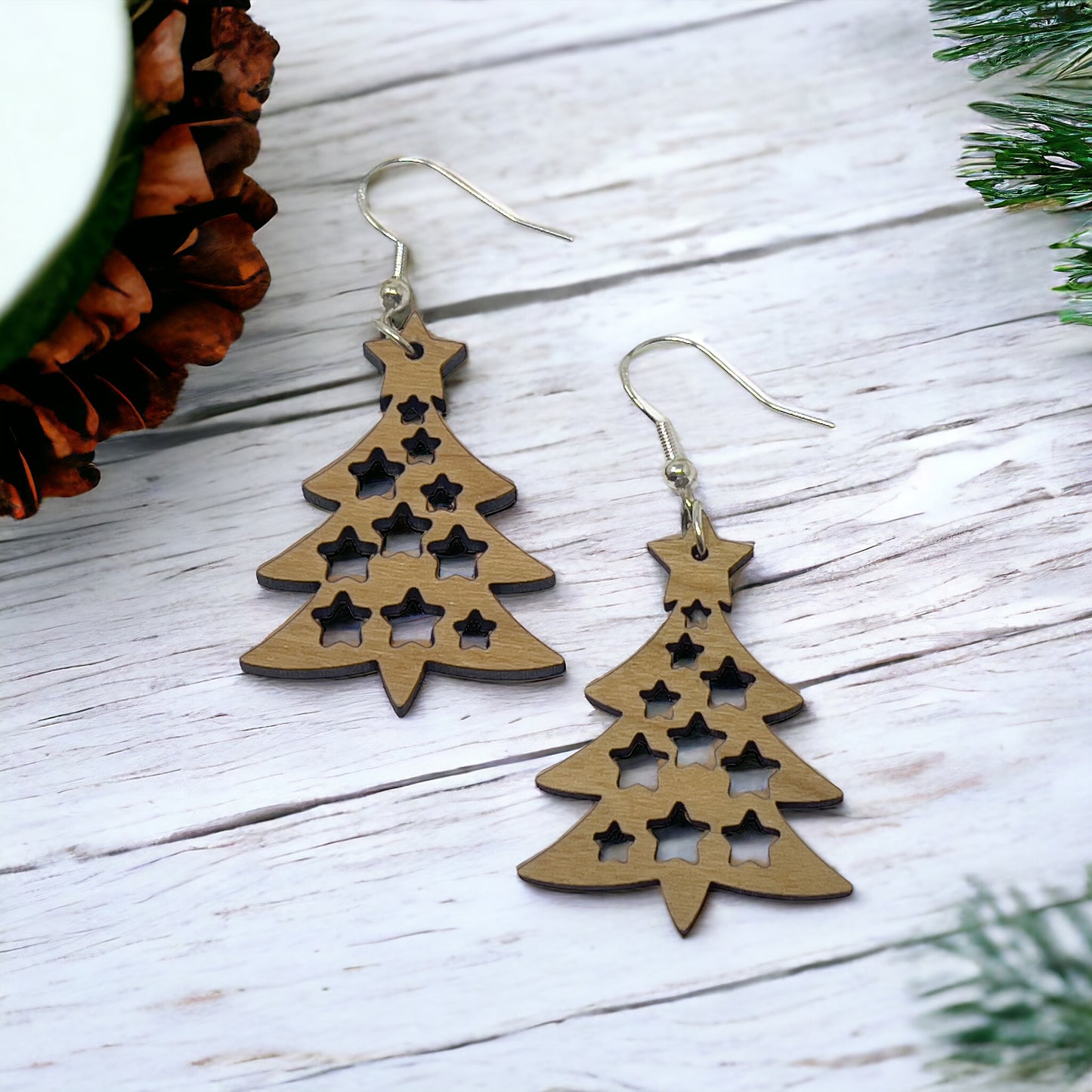 Wood Christmas Tree Earrings – Star Cutout Holiday Jewelry in Natural Wood