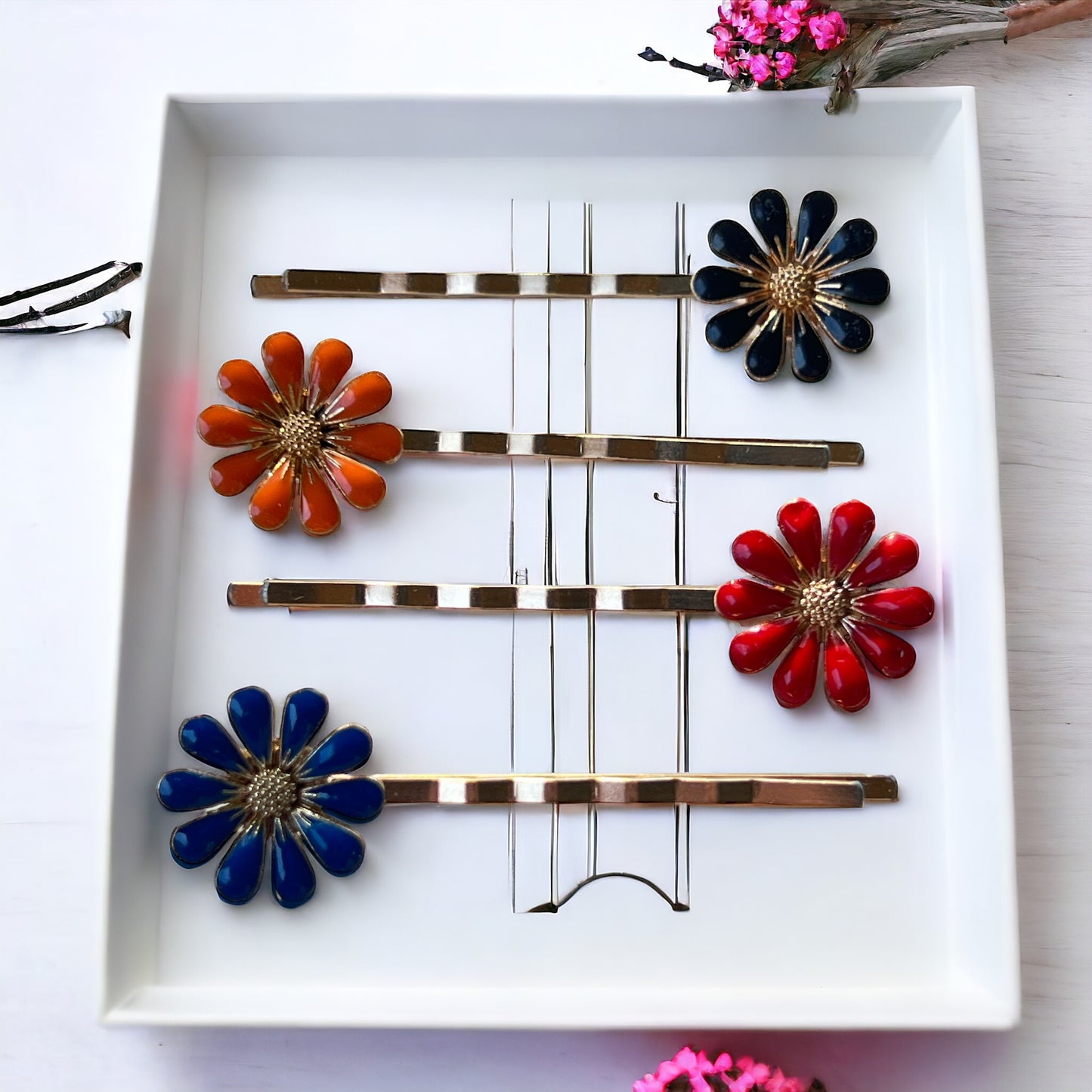 Bold Daisy Hair Pins – Set of 4 Retro Cottagecore Accessories