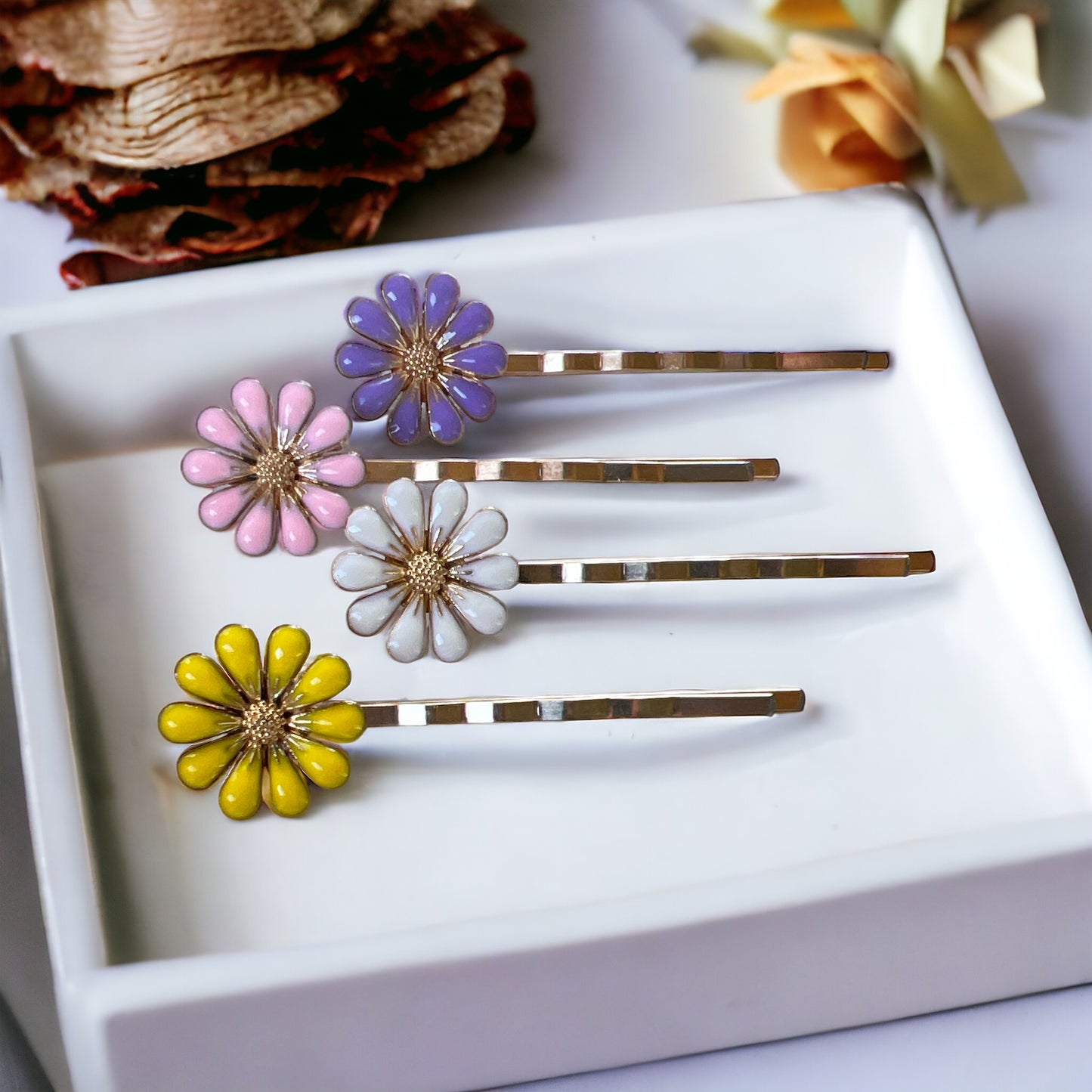 Enamel Daisy Hair Pins – Set of 4 Cottagecore Spring Accessories