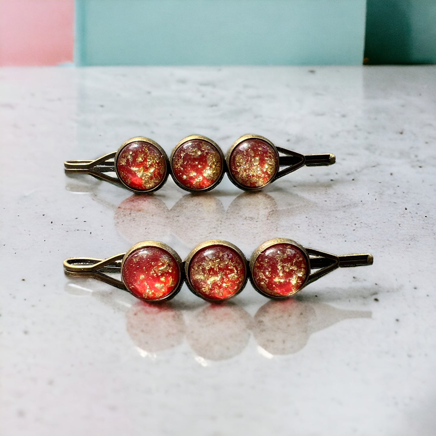 Red Gold Flake Glitter Hair Pins: Sparkling Accents for Glamorous Hairstyles