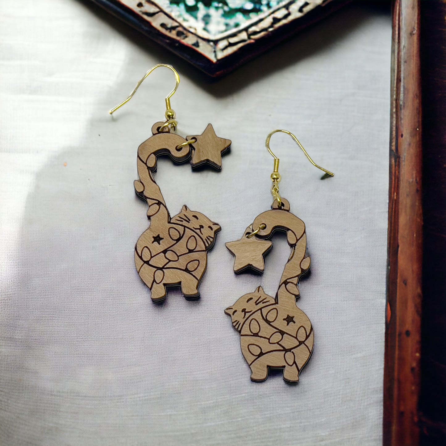 Star-Tailed Cat Earrings – Whimsical Wooden Holiday Pet Jewelry