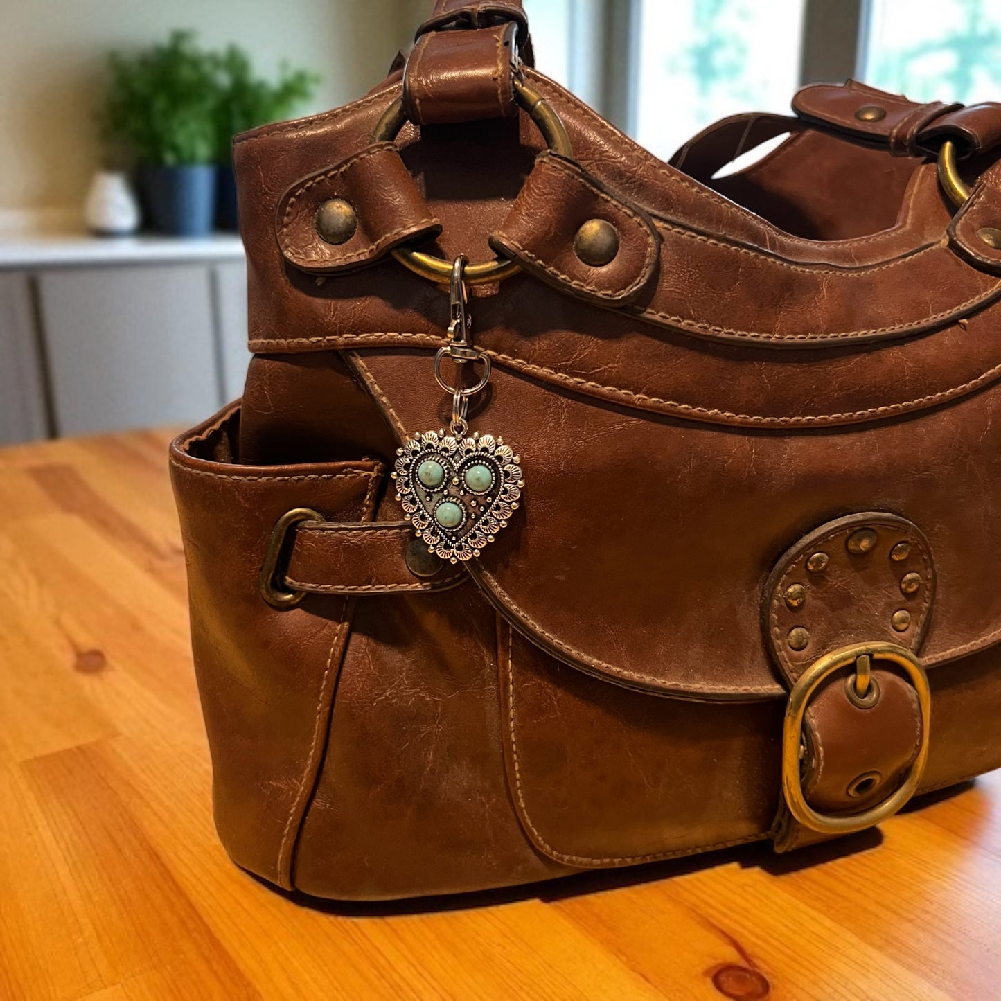 Charm para bolso con cremallera occidental en forma de corazón plateado turquesa