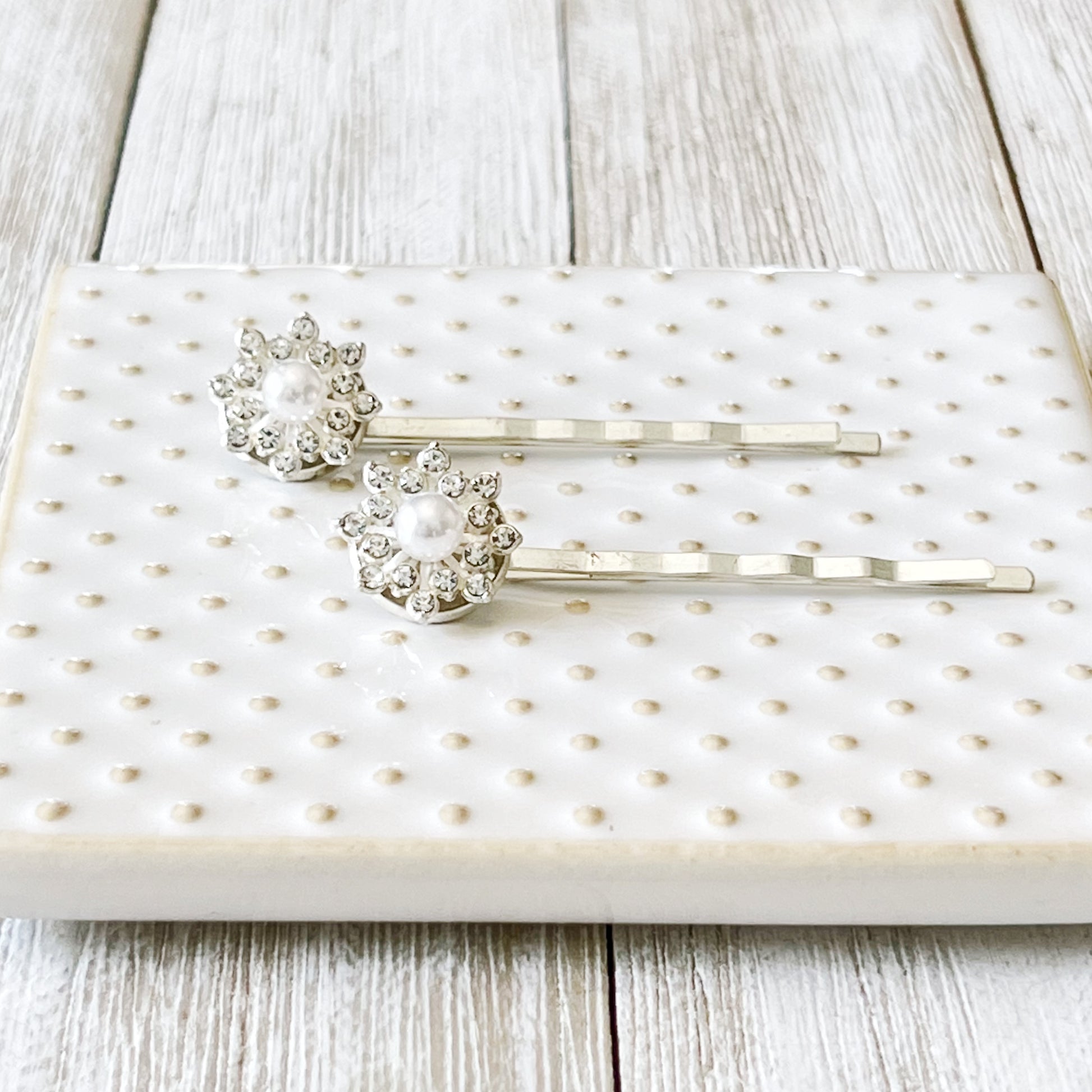 Pearl & Rhinestone Snowflake Hair Pins – Elegant Silver Hair Clips