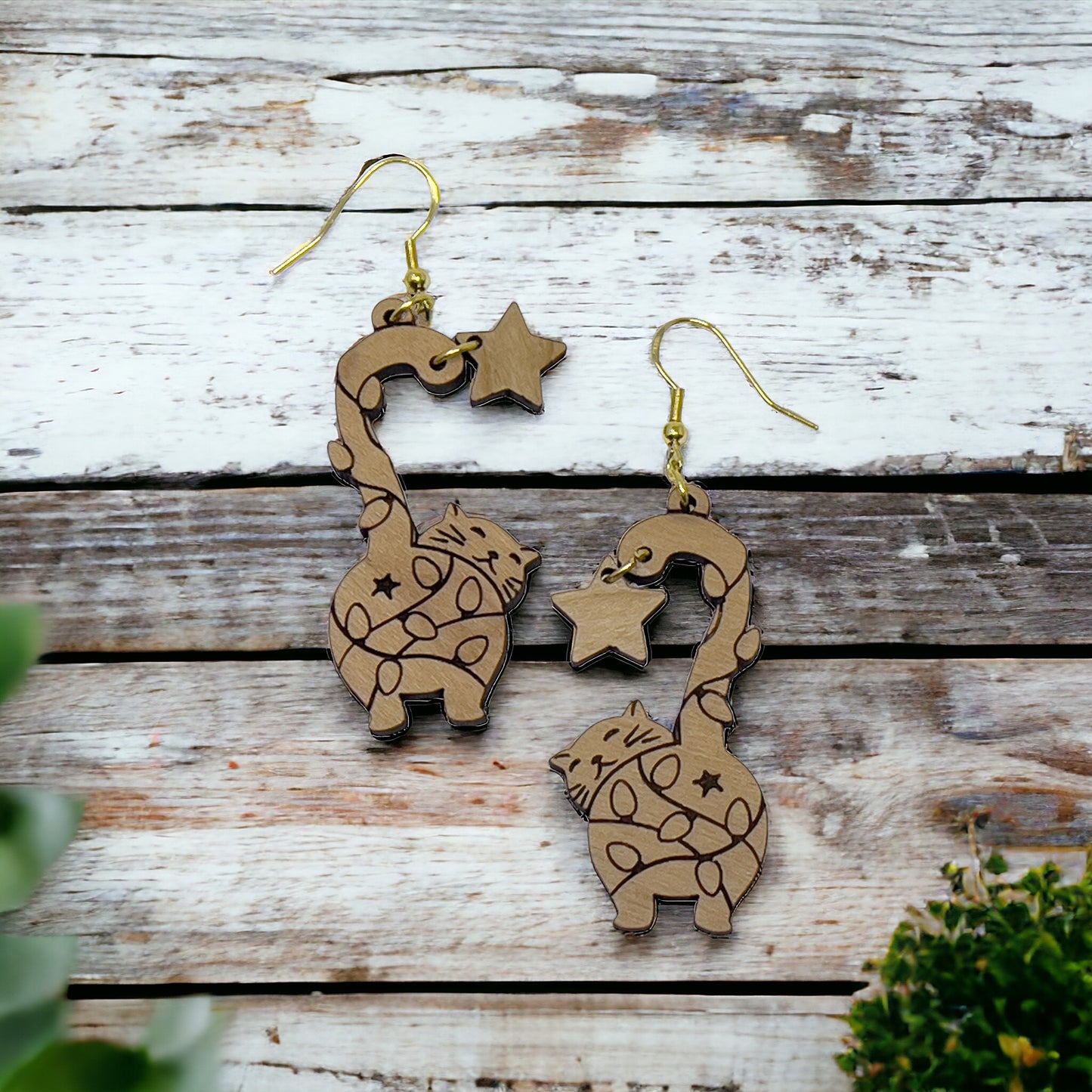 Star-Tailed Cat Earrings – Whimsical Wooden Holiday Pet Jewelry