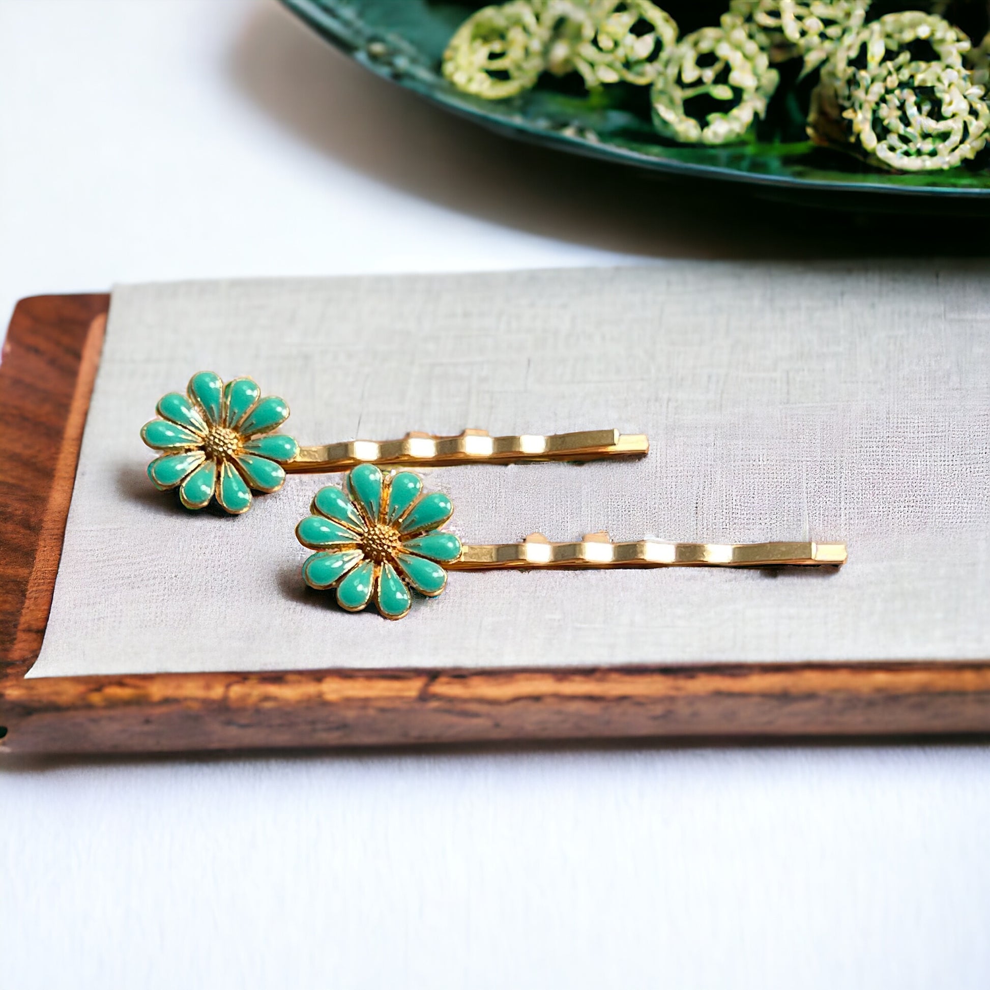 Decorative Mint Green Enamel Wildflower Hair Pins - Delicate Floral Accessories