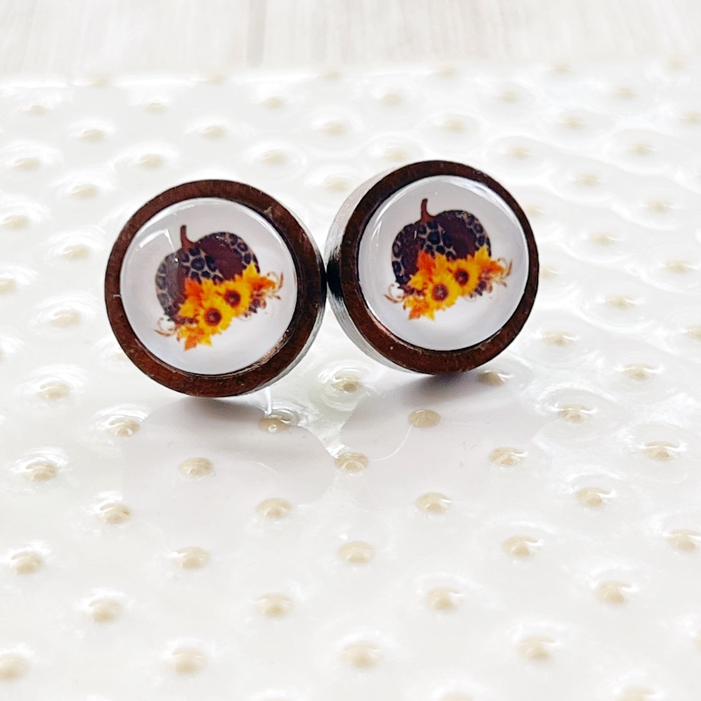 Sunflower & Pumpkin Wood Stud Earrings: Charming Autumnal Accents for Your Style