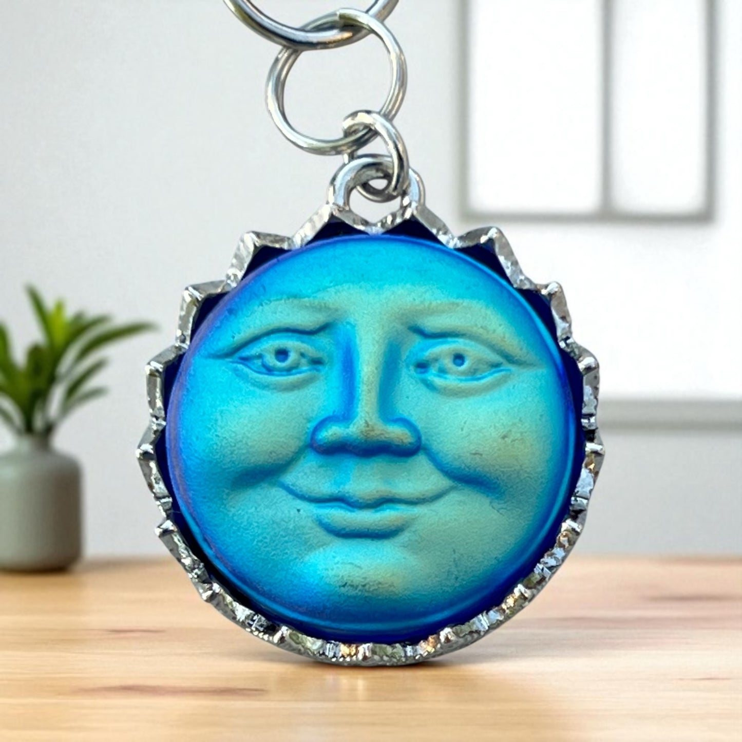 Blue Sun Face Purse Charm – Retro Celestial Keychain for Her