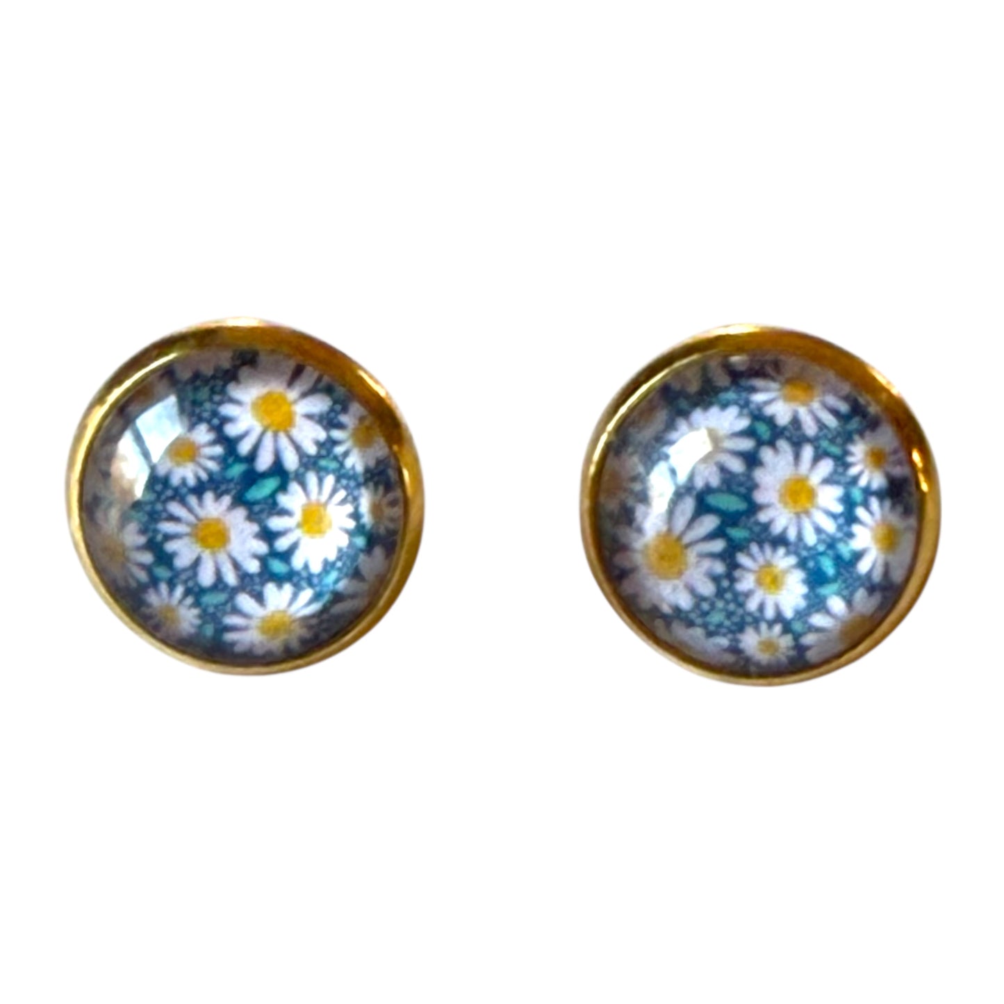 Daisy Stud Earrings – 12mm Gold Tone Floral Boho Jewelry for Her