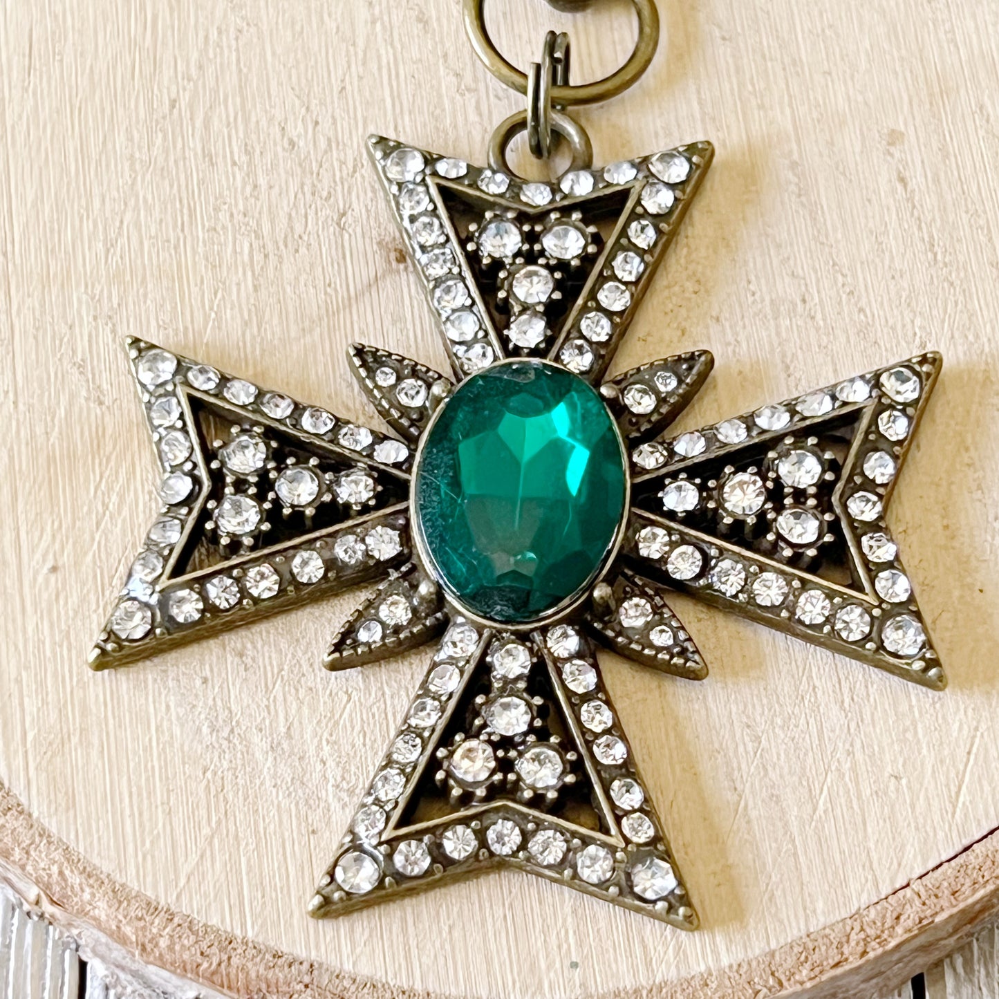 Emerald Jeweled Cross Purse Charm – Vintage-Inspired Bag Accessory
