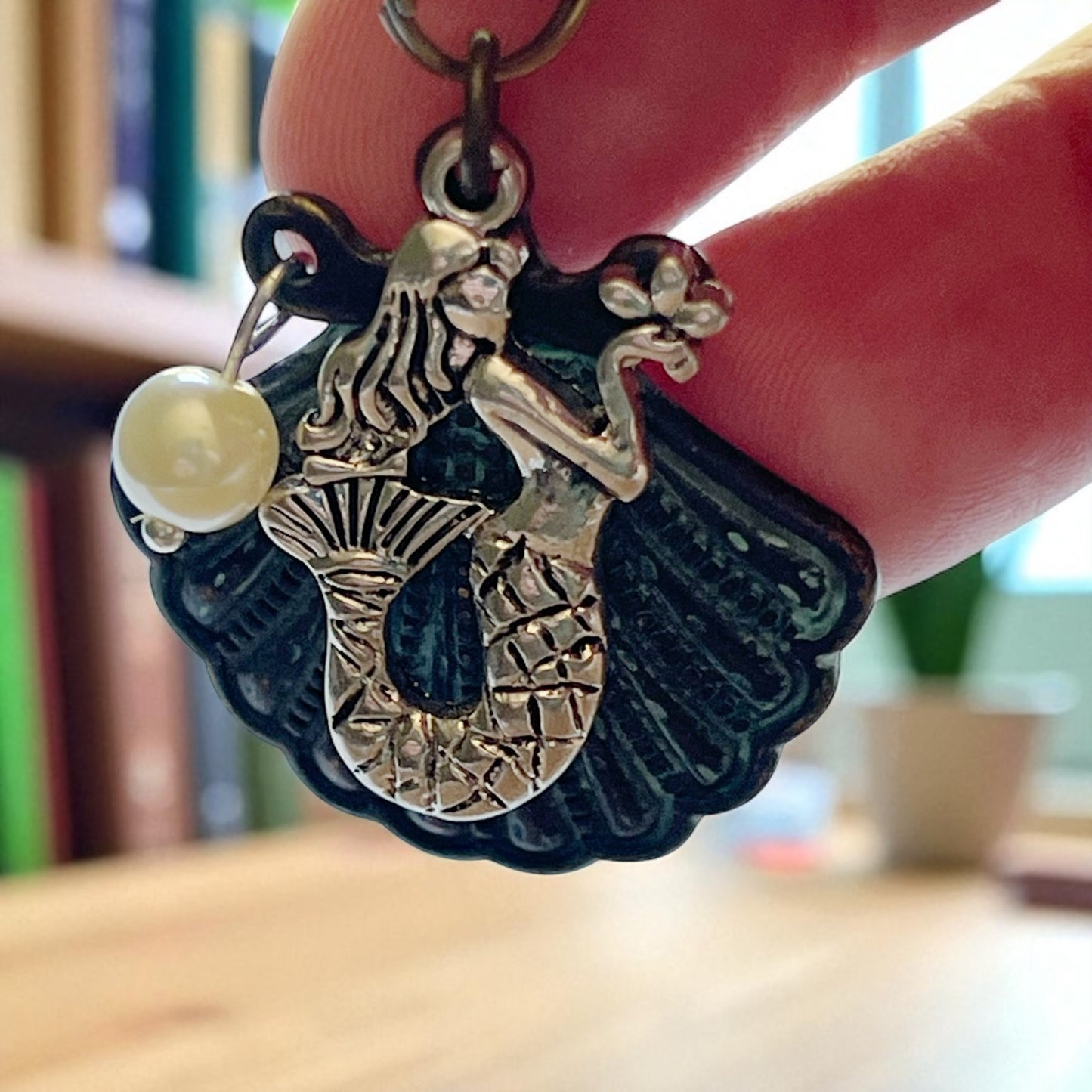 Mermaid & Seashell Purse Charm – Coastal Keychain with Pearl Accent