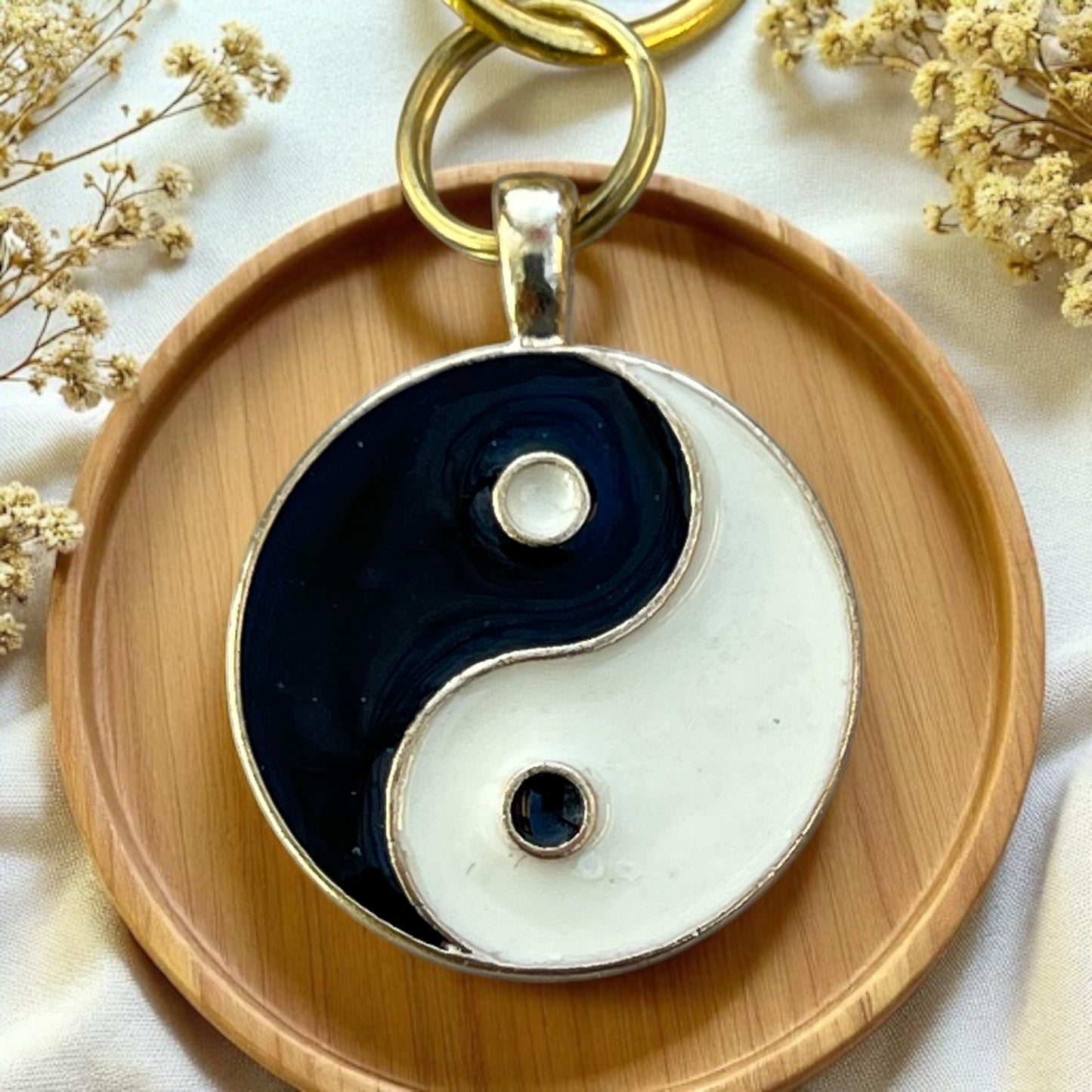 Yin Yang Purse Charm – Black & White Balance Keychain with Gold Clasp
