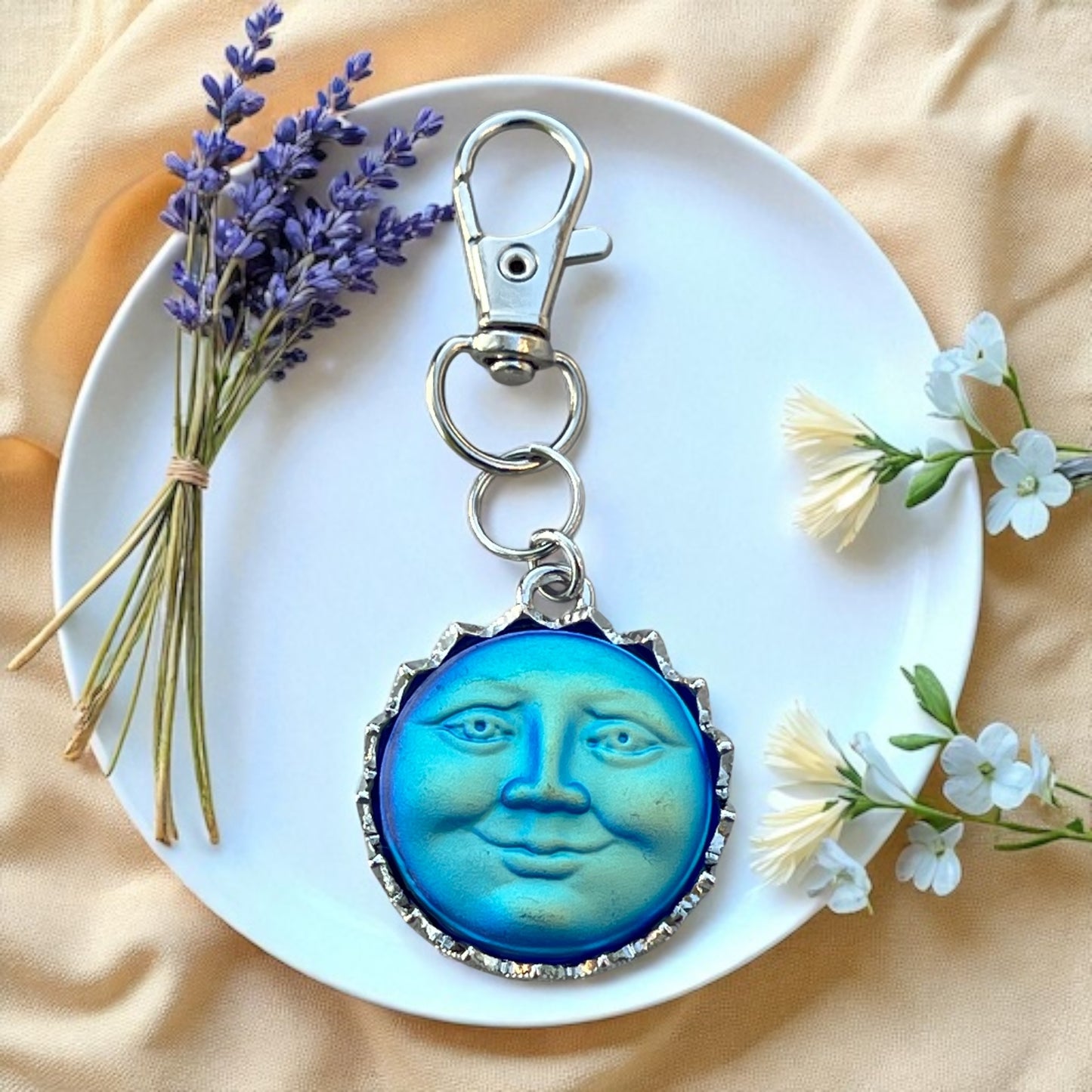 Blue Sun Face Purse Charm – Retro Celestial Keychain for Her