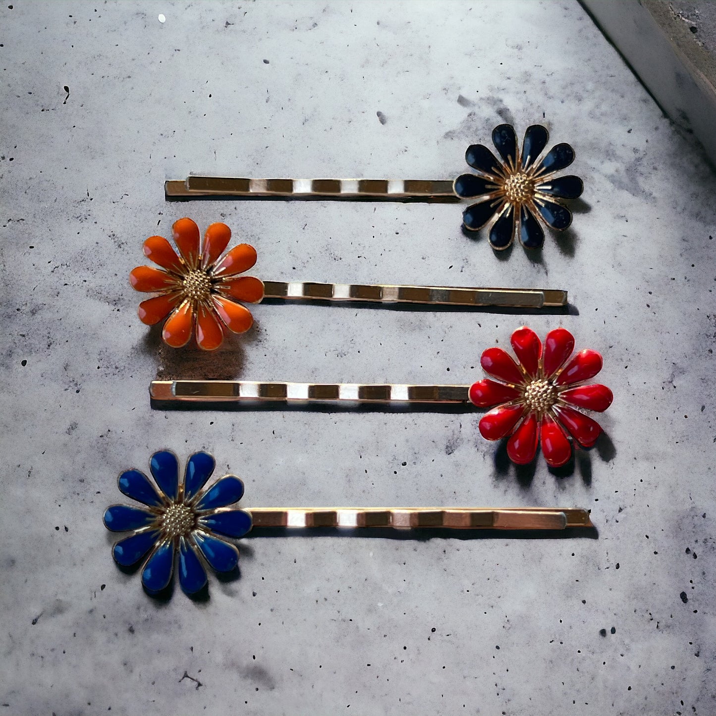 Bold Daisy Hair Pins – Set of 4 Retro Cottagecore Accessories