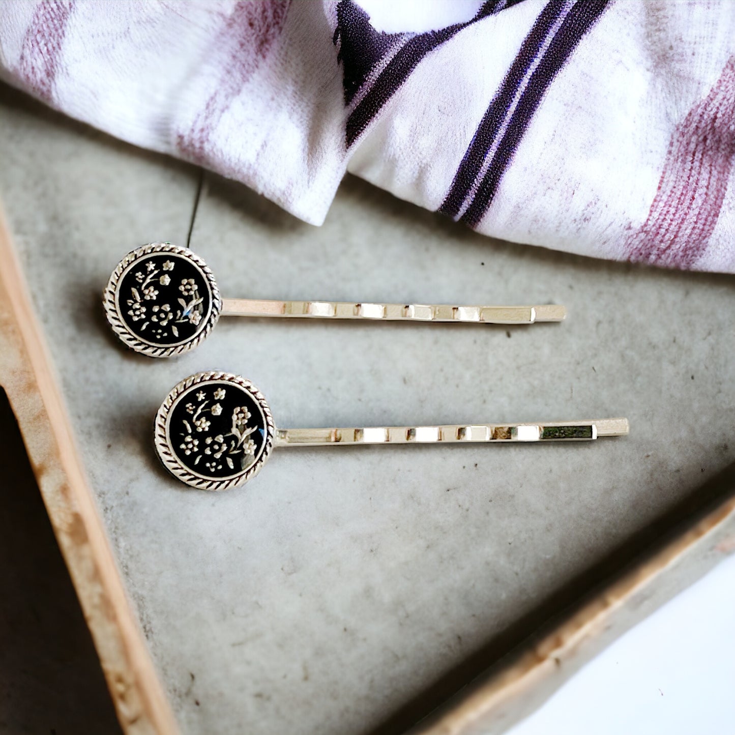 Black & Antiqued Silver Wildflower Hair Pins - Elegant and Versatile Hair Accessories