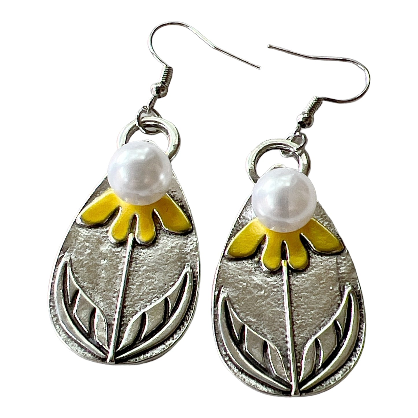 Silver & Pearl Flower Earrings – Elegant Boho Chic Jewelry