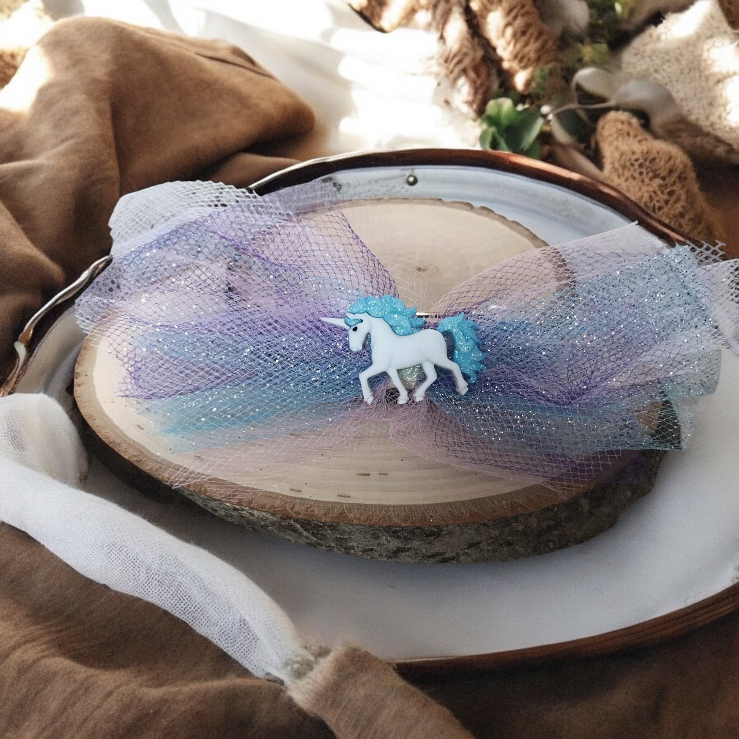 Lazo de pelo de unicornio azul con tul azul y morado