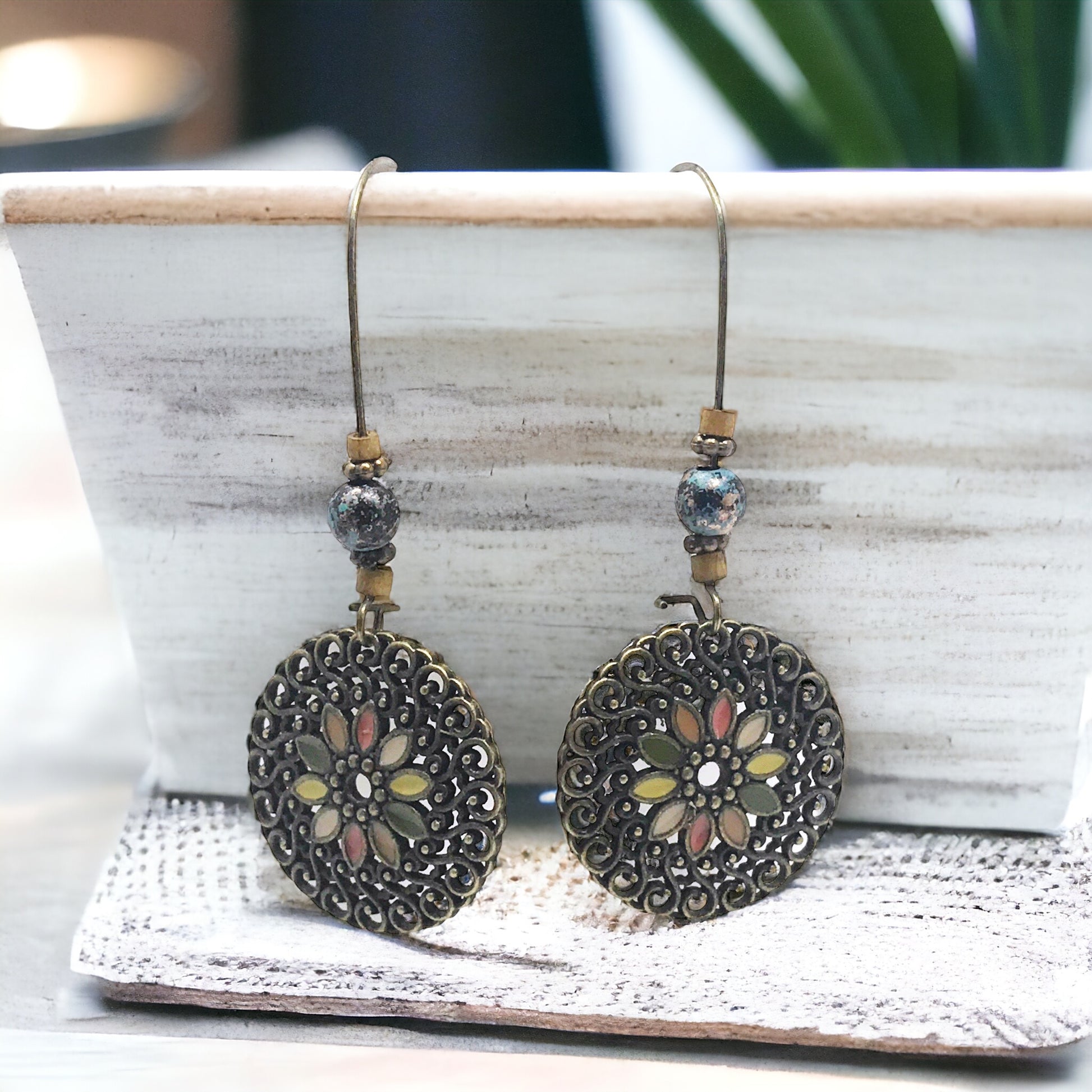 Round Boho Floral Dangle Earrings - Stylish Chic Accessories with a Bohemian Flair