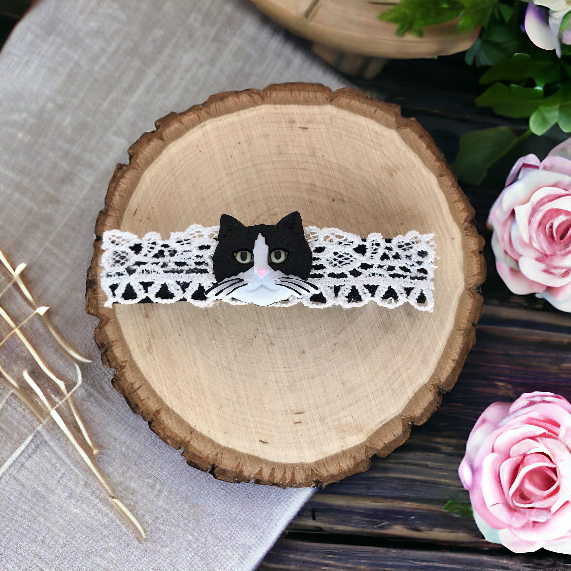 Black & White Cat Hair Barrette with Lace - Charming Feline-Inspired Hair Accessory