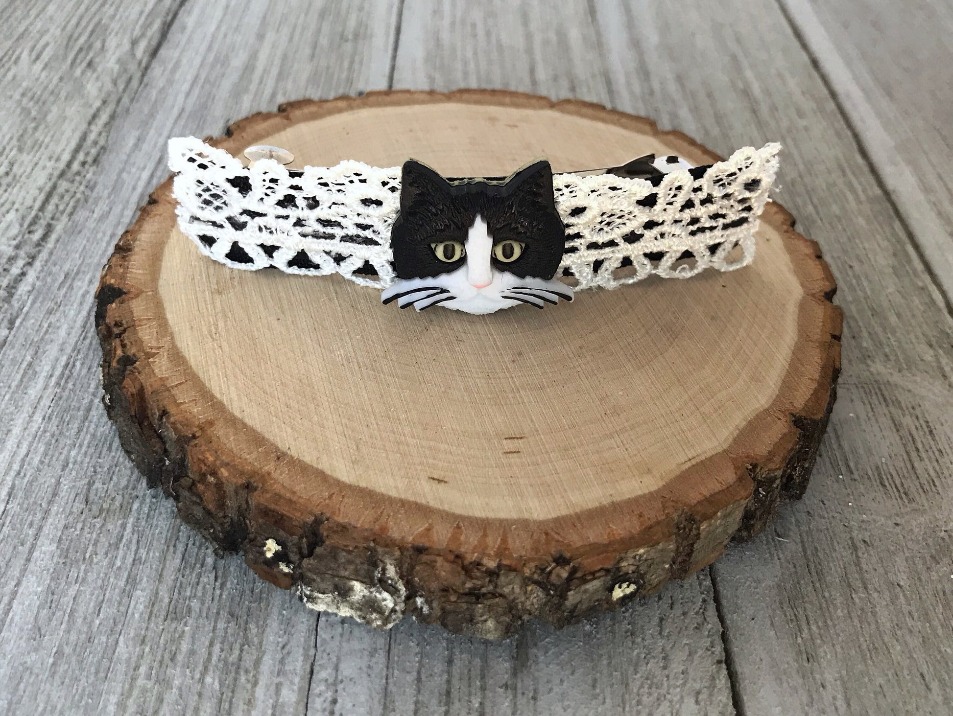Black & White Cat Hair Barrette with Lace - Charming Feline-Inspired Hair Accessory