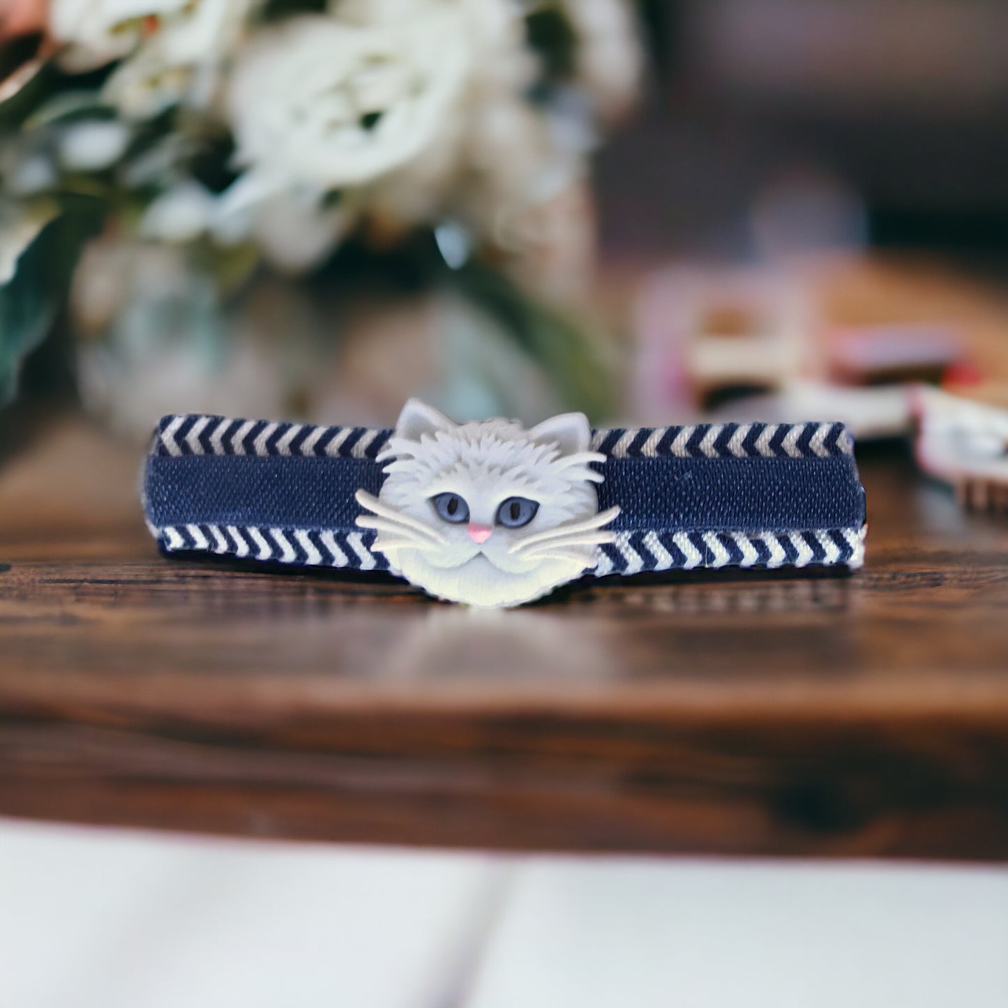 White Cat Barrette with Blue Chevron Design - Charming Feline-Inspired Hair Accessory