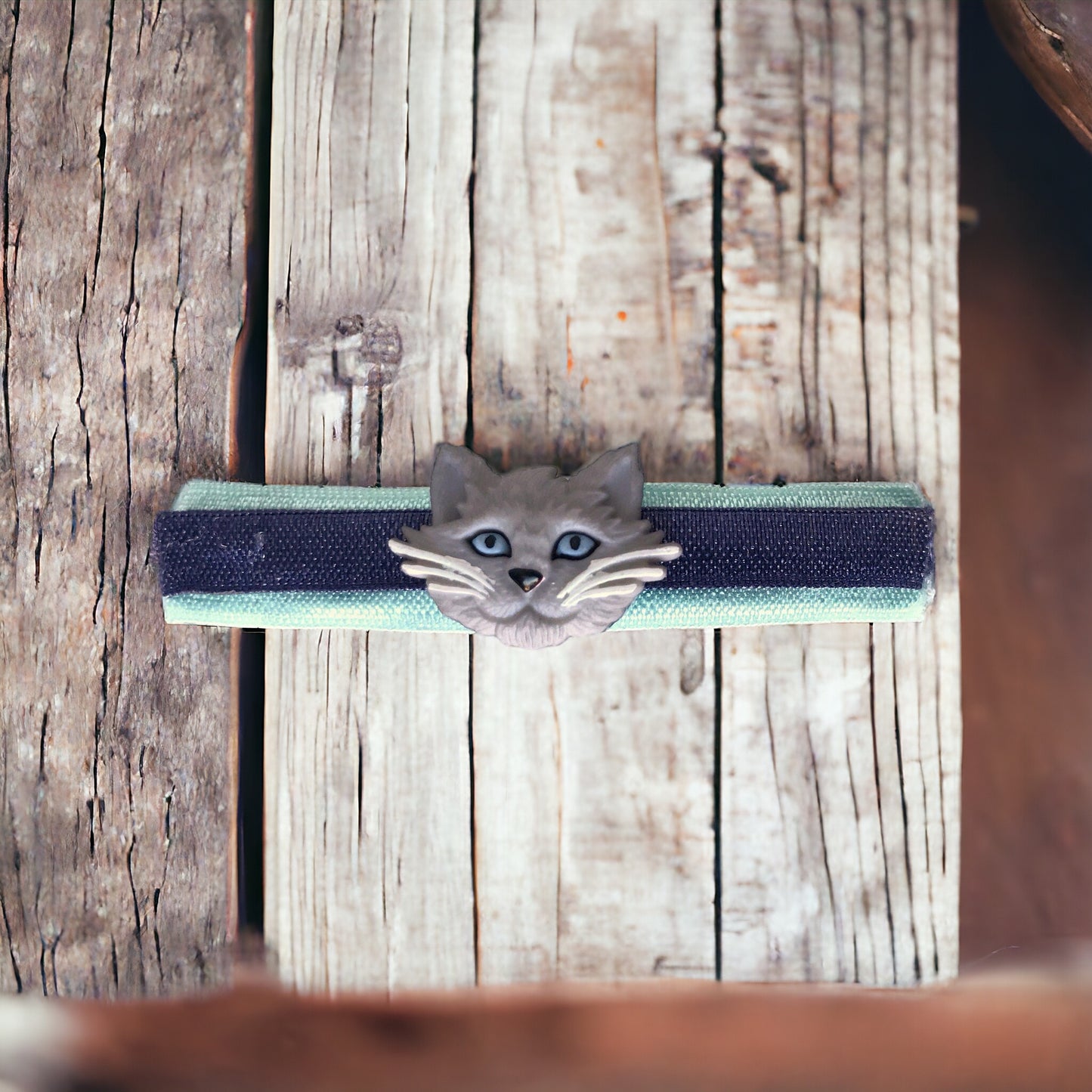 Gray Cat with Blue Hair Clip - Adorable Feline-Inspired Accessory