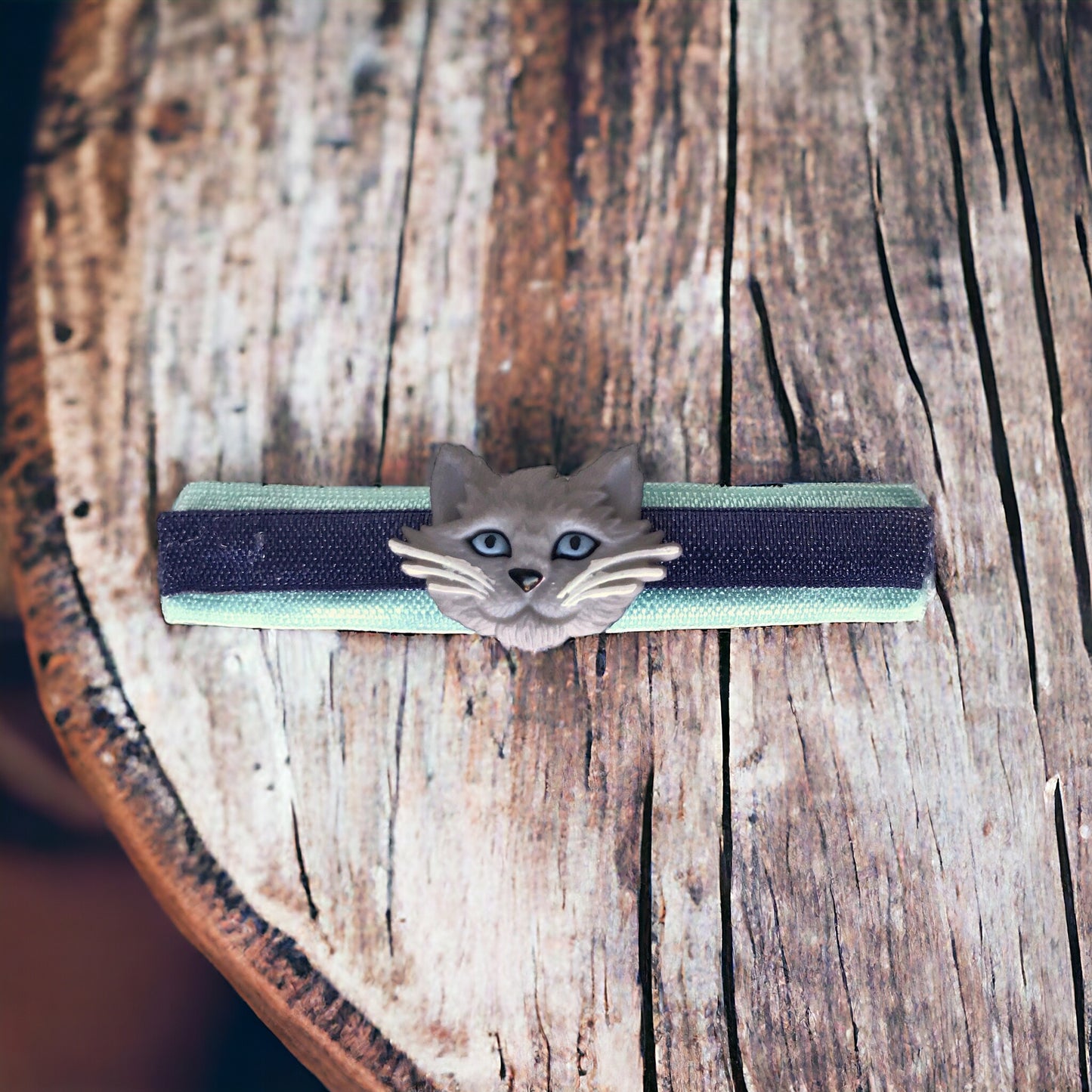 Gray Cat with Blue Hair Clip - Adorable Feline-Inspired Accessory