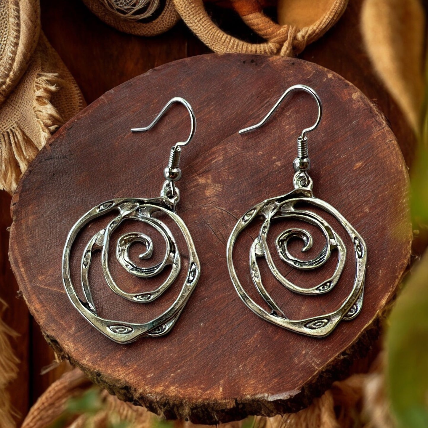 Silver Swirl Earrings – Elegant Modern Jewelry
