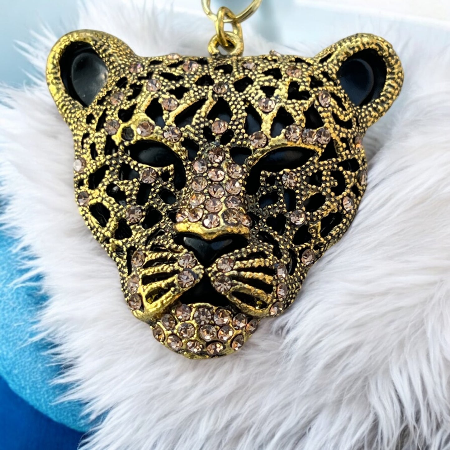 Glam rhinestone charm for purses with sparkling details