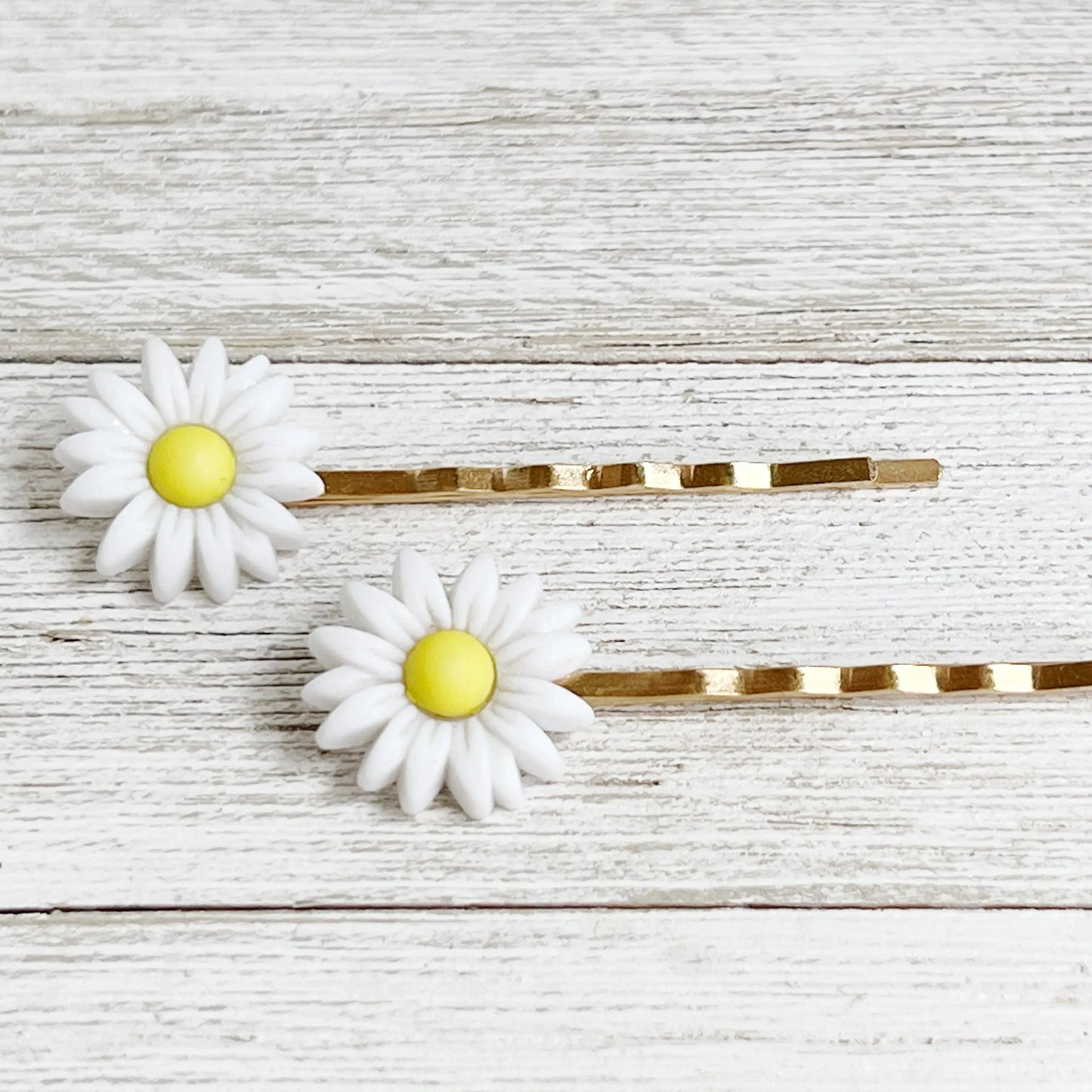 White Daisy Flower Decorative Hair Pins