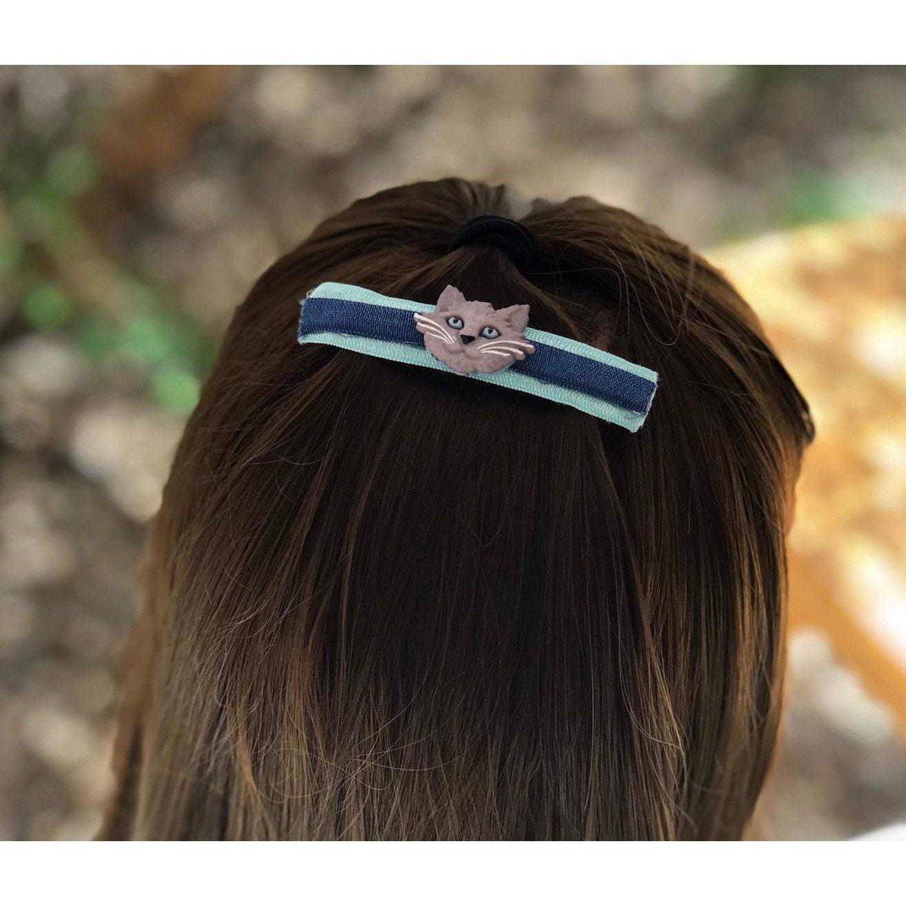 Gray Cat with Blue Hair Clip - Adorable Feline-Inspired Accessory