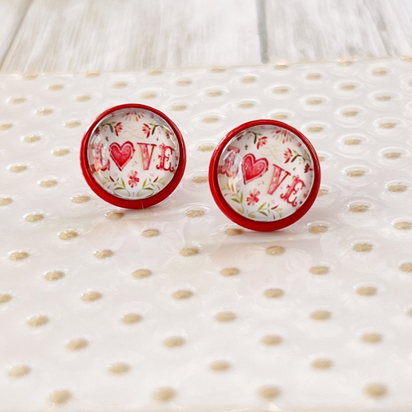 Pink Floral & Heart Red Stud Earrings: Expressive Accents with the Word 'Love’