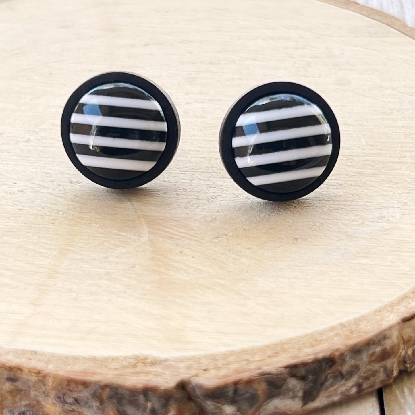 Black & White Stripe Stud Earrings – Bold Acrylic Retro Earrings in Wood