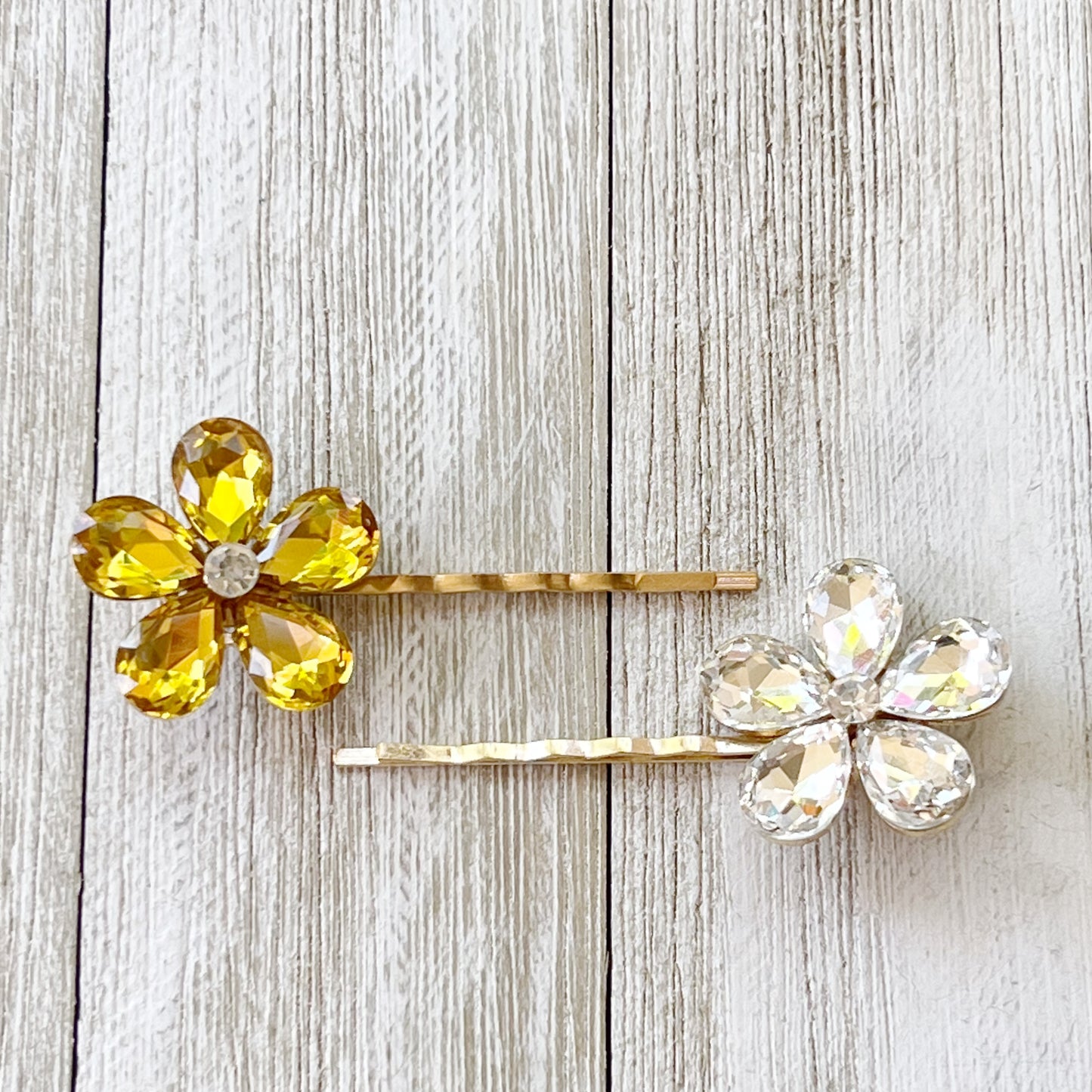 Yellow & Clear Rhinestone Flower Gold Bobby Pins: Stylish Accents for Glamorous Hairdos