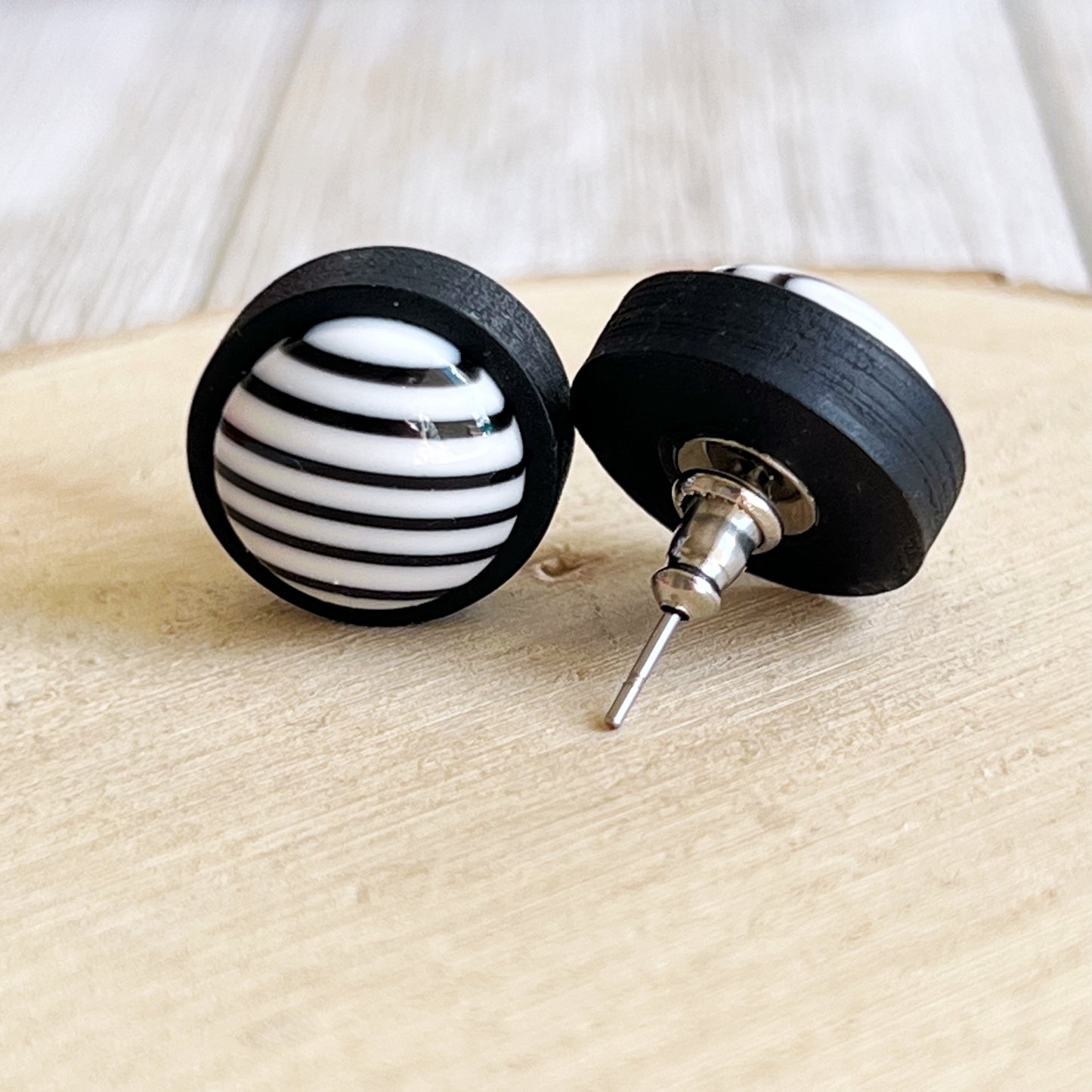 Black & White Stripe Resin Stud Earrings – Bold Graphic Statement Jewelry