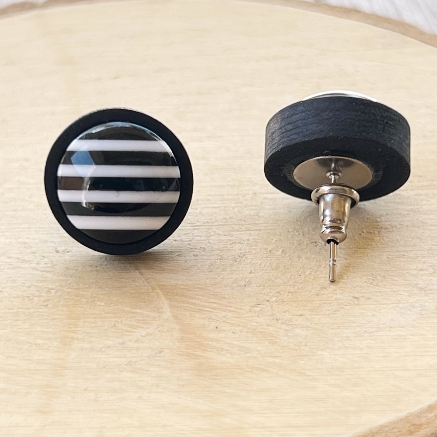 Black & White Stripe Stud Earrings – Bold Acrylic Retro Earrings in Wood