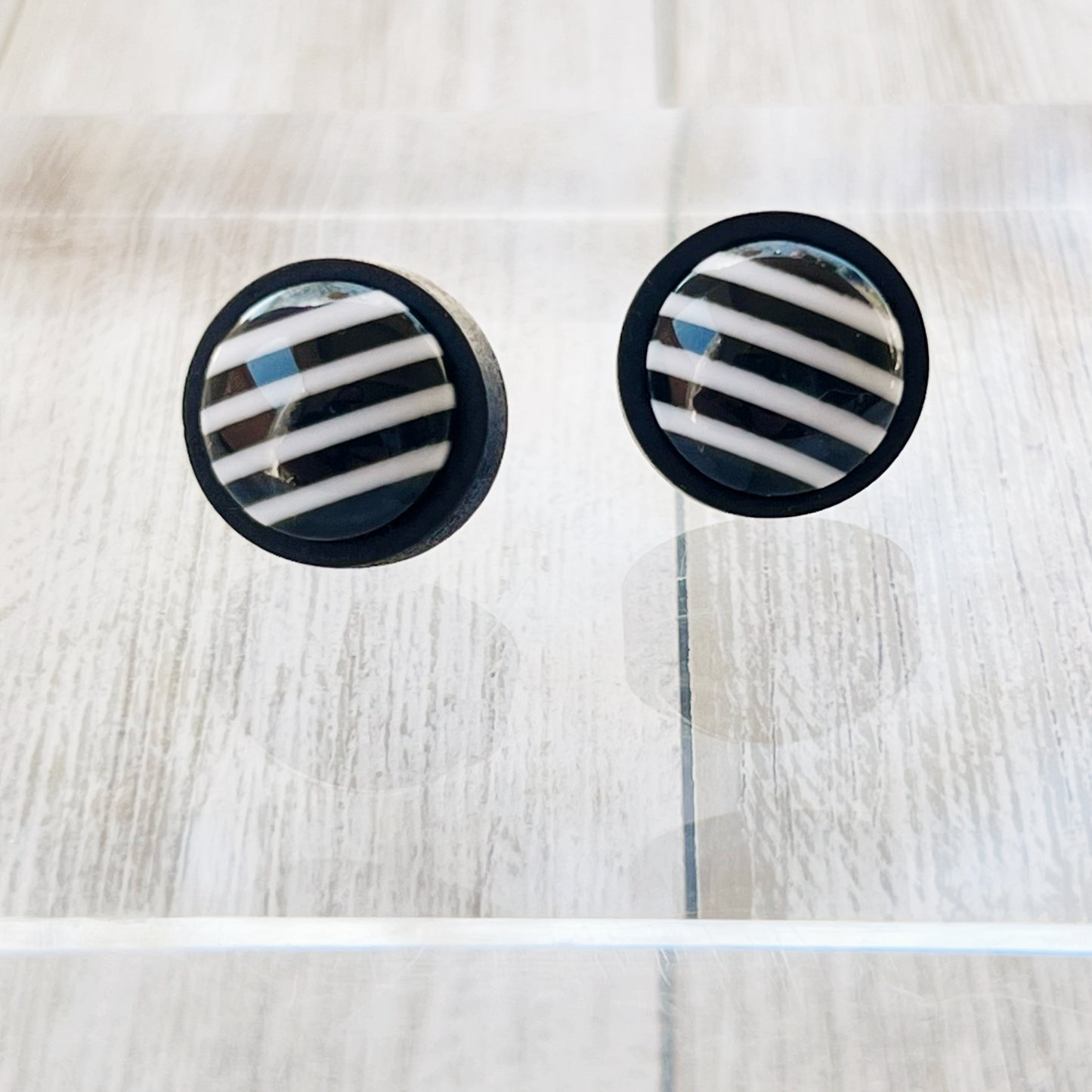 Black & White Stripe Stud Earrings – Bold Acrylic Retro Earrings in Wood