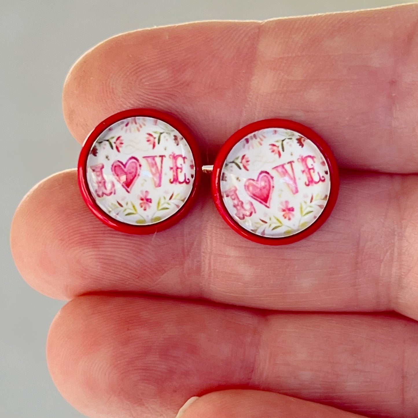 Pink Floral & Heart Red Stud Earrings: Expressive Accents with the Word 'Love’