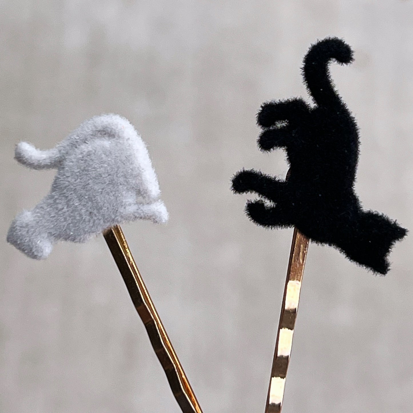 Gray & Black Felted Cat Hair Pins - Quirky Accessories for Feline-Inspired Hairstyles