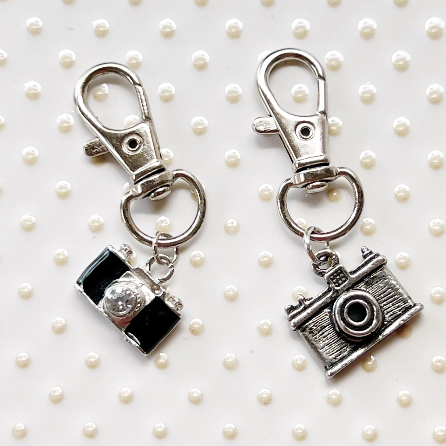 Camera Zipper Pull Keychain Purse Charms Set of 2 - Stylish Accessories for Photography Lovers