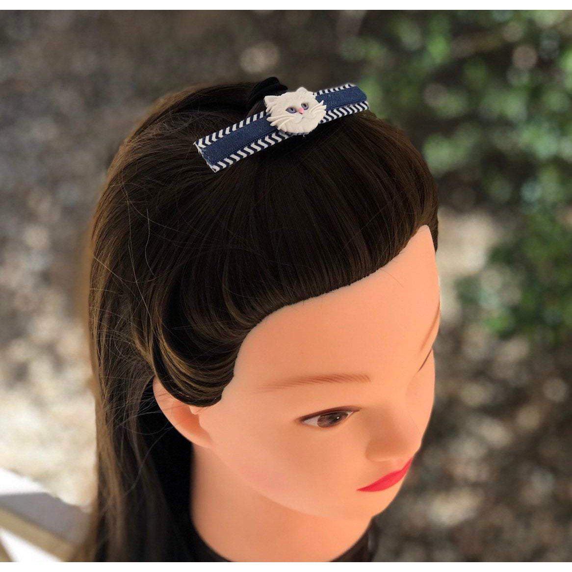 White Cat Barrette with Blue Chevron Design - Charming Feline-Inspired Hair Accessory