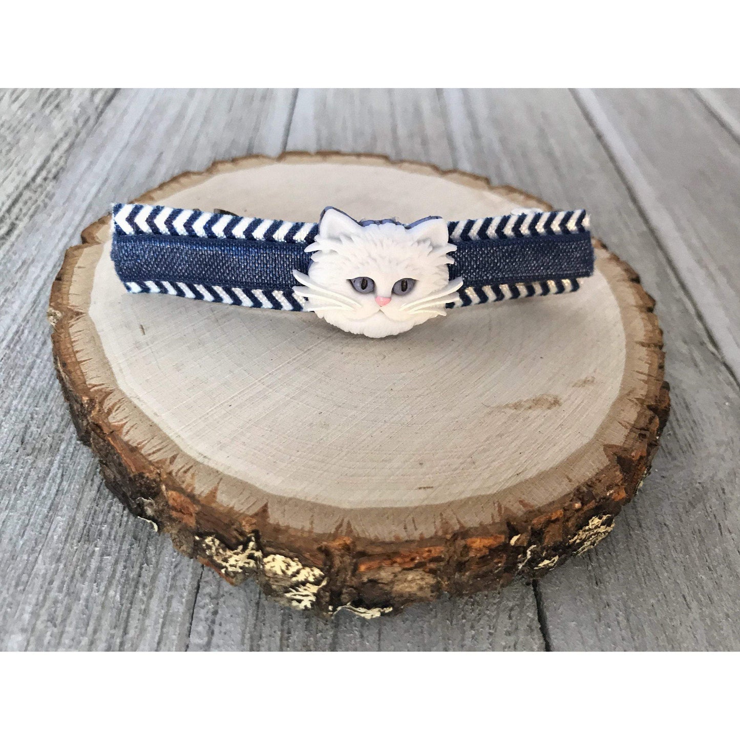 White Cat Barrette with Blue Chevron Design - Charming Feline-Inspired Hair Accessory