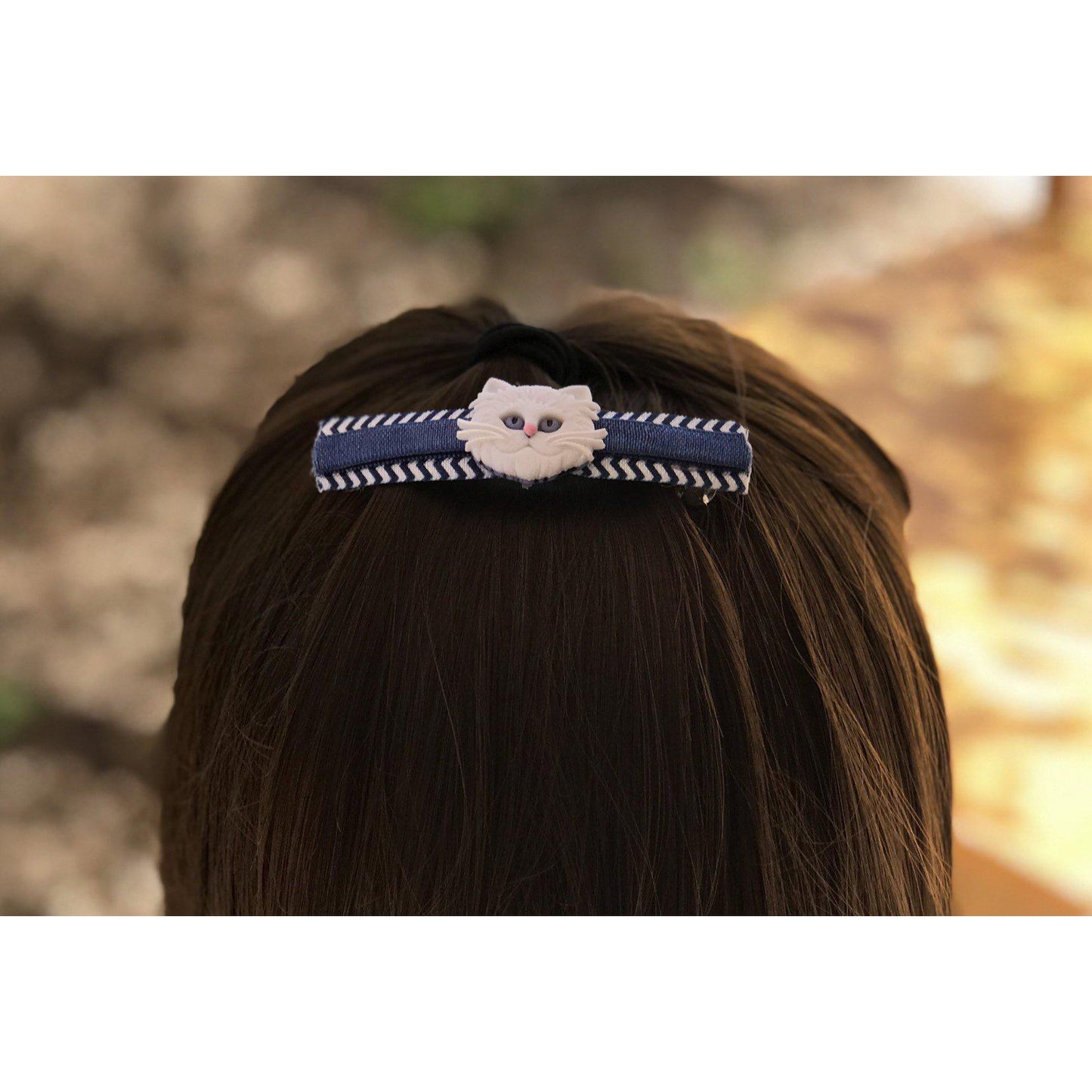 White Cat Barrette with Blue Chevron Design - Charming Feline-Inspired Hair Accessory