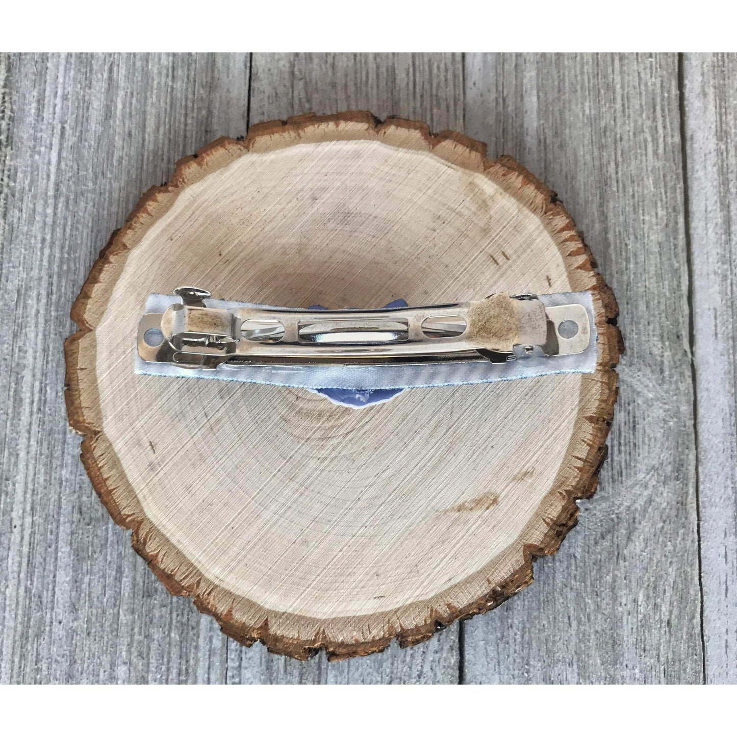 White Cat Barrette with Blue Chevron Design - Charming Feline-Inspired Hair Accessory